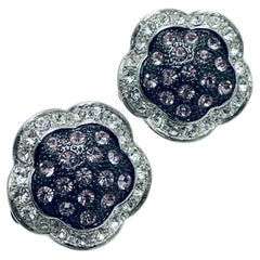 Vintage Silberfarbene Designer-Ohrclips in Silber mit Strasssteinen und Blumen