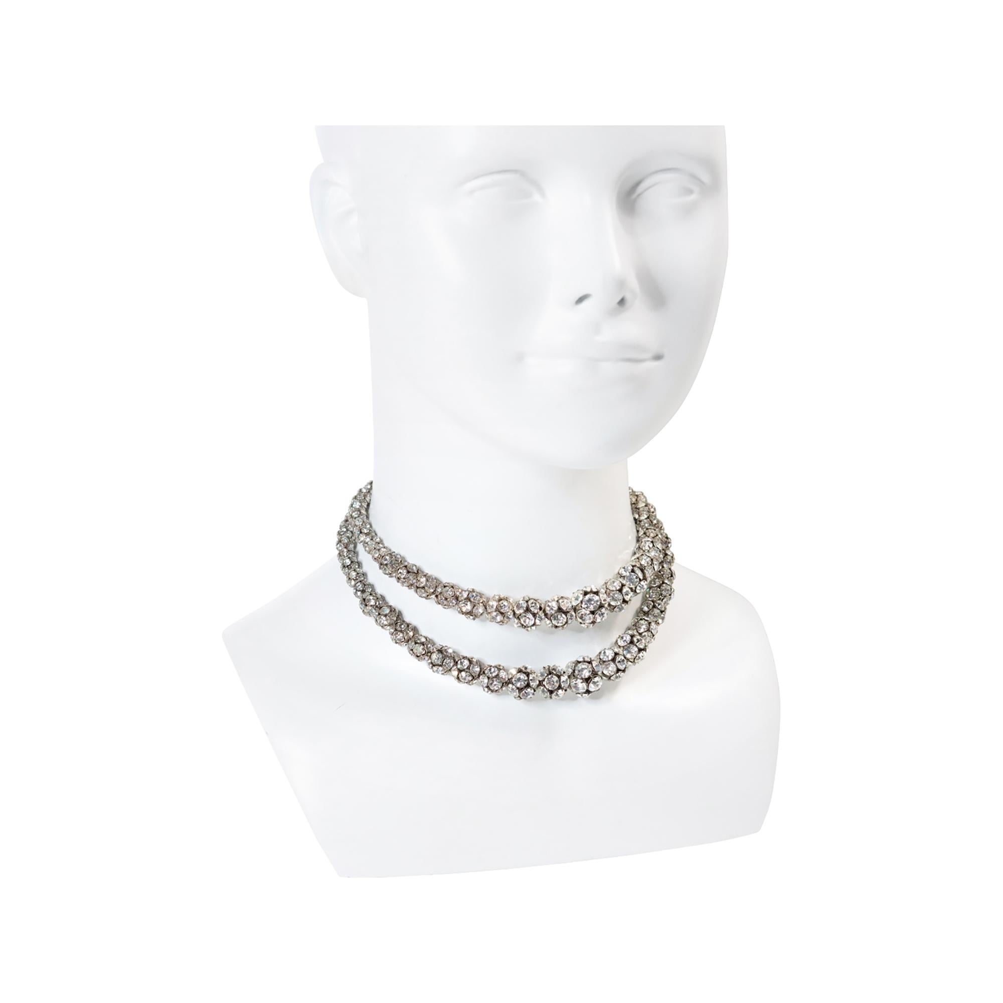 Femenino o masculino Collar vintage de rondeles en tono plateado Circa 1940s en venta