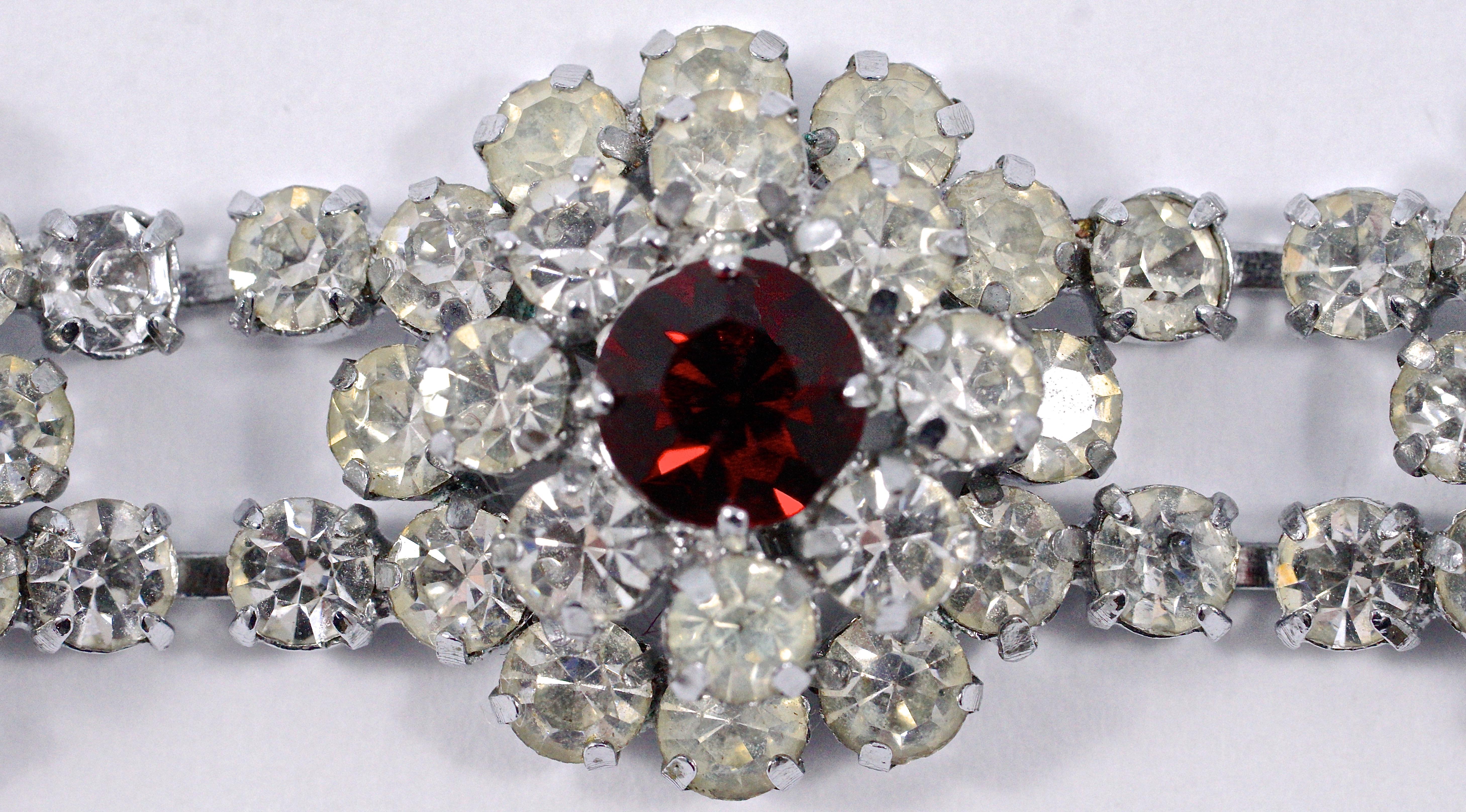 da uomo o donna Bracciale vintage in argento, rosso rubino e strass trasparenti, circa anni '50 in vendita