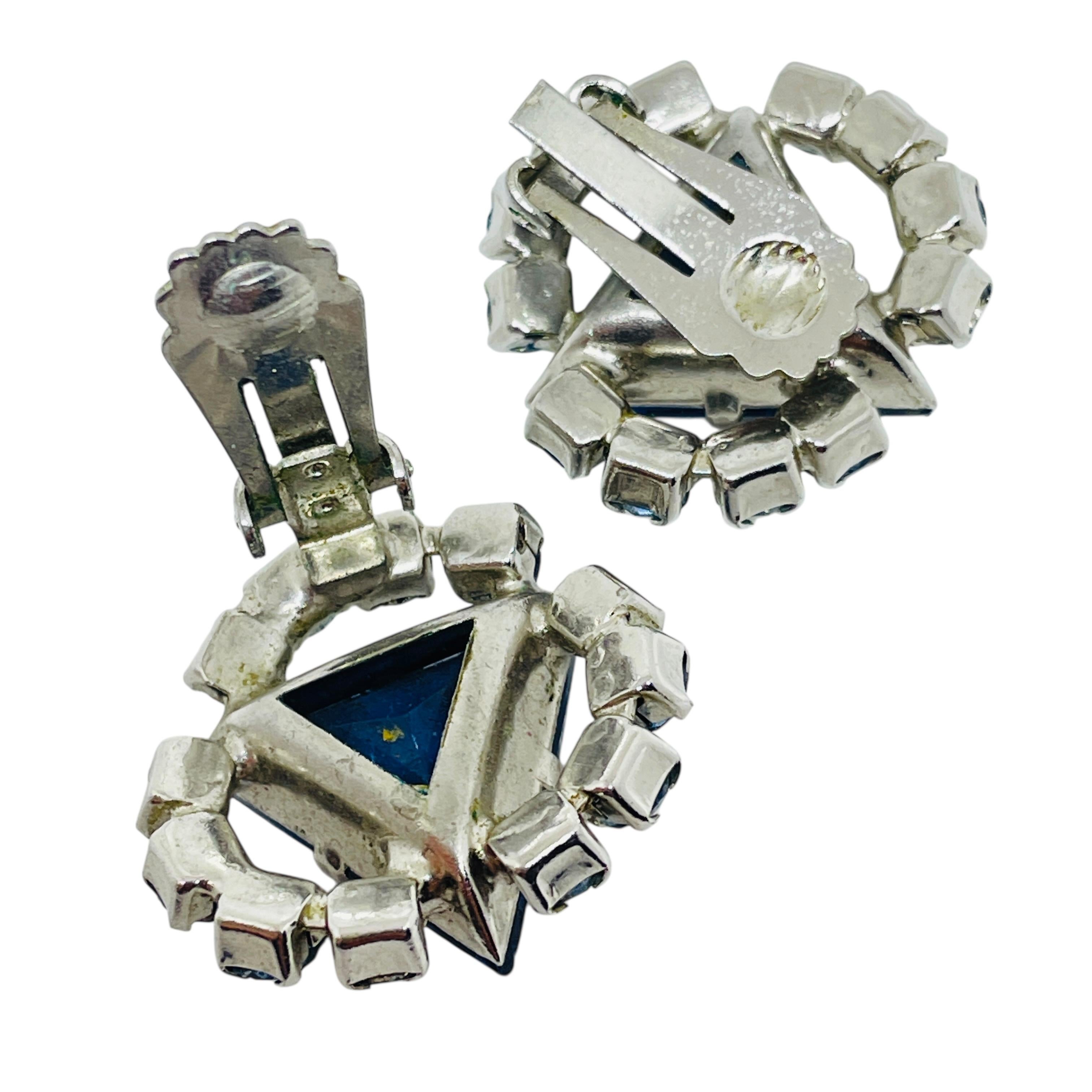 Pendientes vintage de clip de cristal azul zafiro en tono plateado en Bueno estado para la venta en Palos Hills, IL