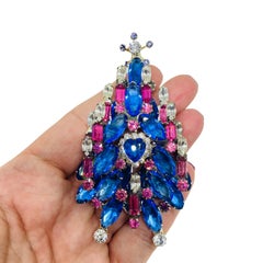 Spilla d'epoca in vetro rosa blu zaffiro con albero di Natale in tonalità argento