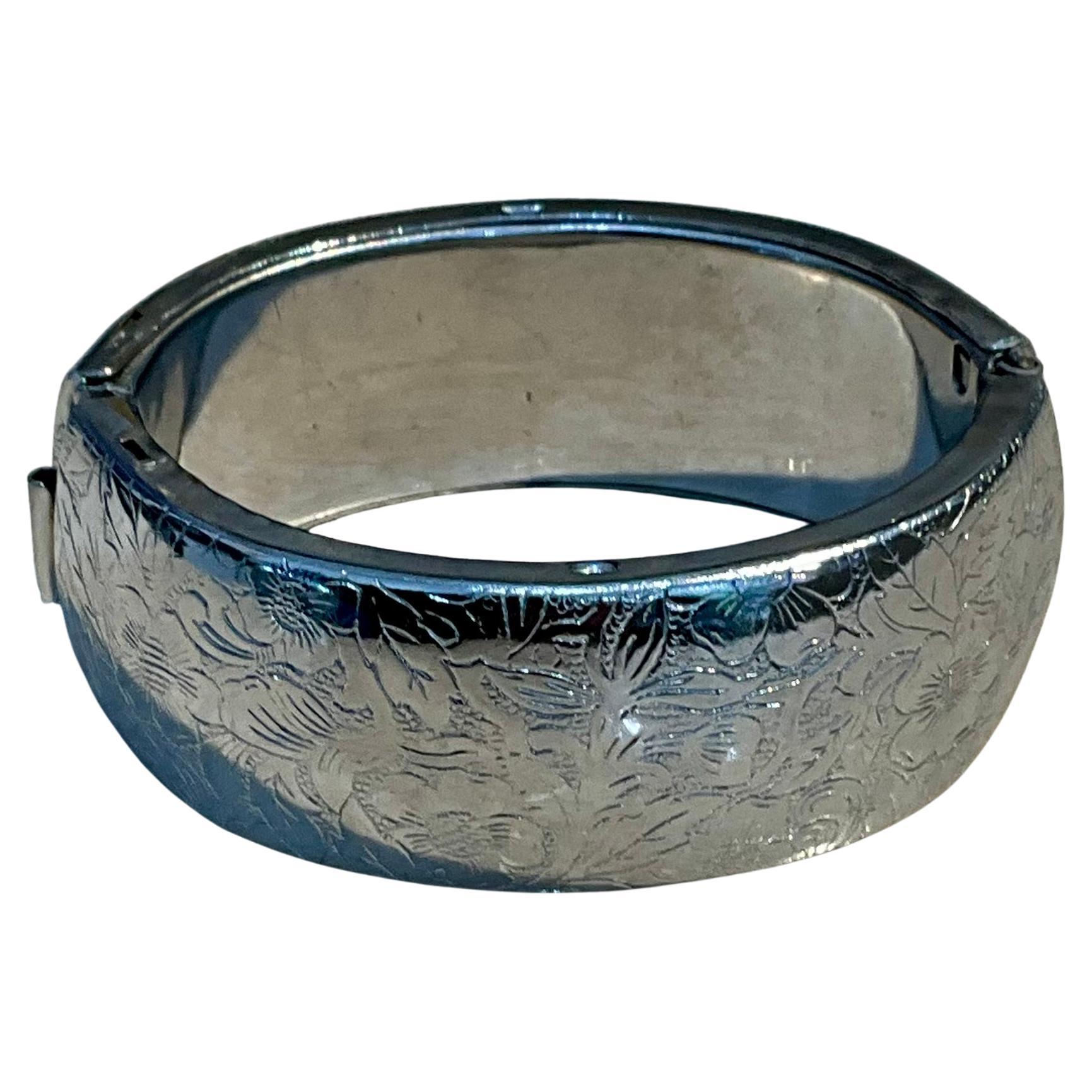 Vintage Silver Toned Floral Hinged Bangle