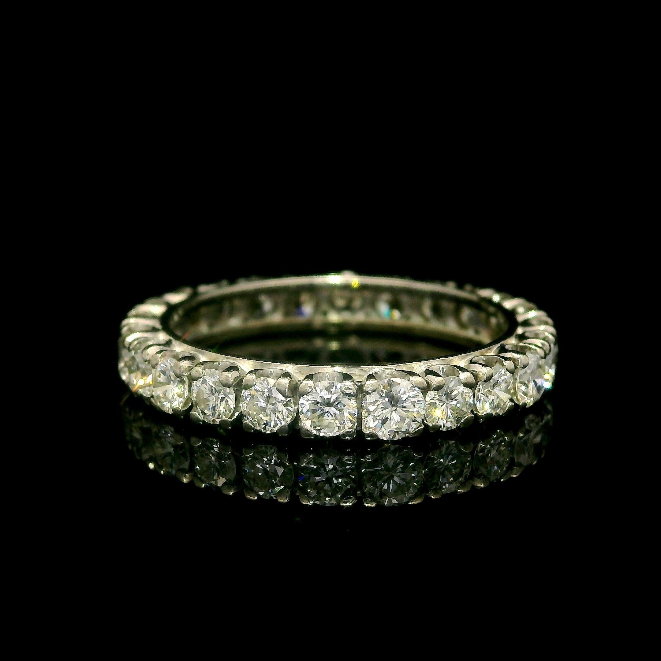 --Stone(s):--
(24) Natural Genuine Diamonds - Round Cut - Prong Set - White Color - VS2/SI1 Clarity - 1.20ctw (approx.)

Material: Solid Silver, White Gold & Palladium
Weight: 1.94 Grams
Ring Size: 5.5 (Fitted on a finger. We CANNOT custom size this