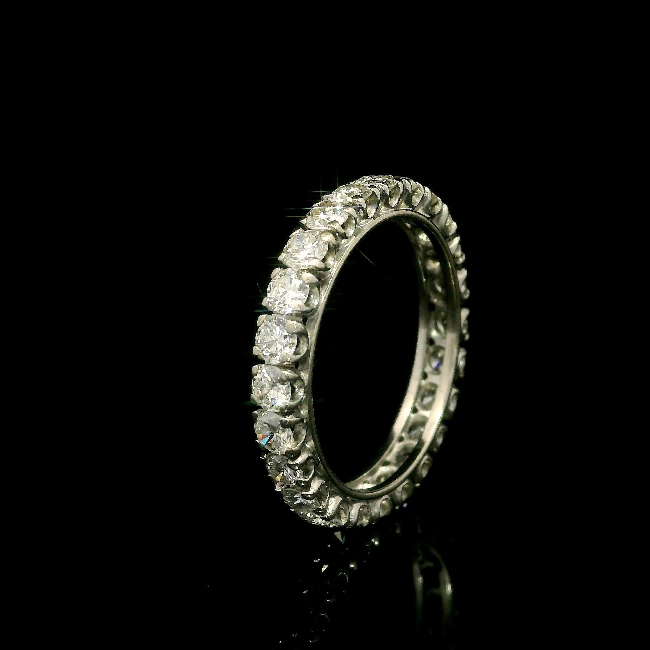 De las mujeres Vintage Silver White Gold & Palladium 1.20ctw Diamond Stack Eternity Band Ring en venta