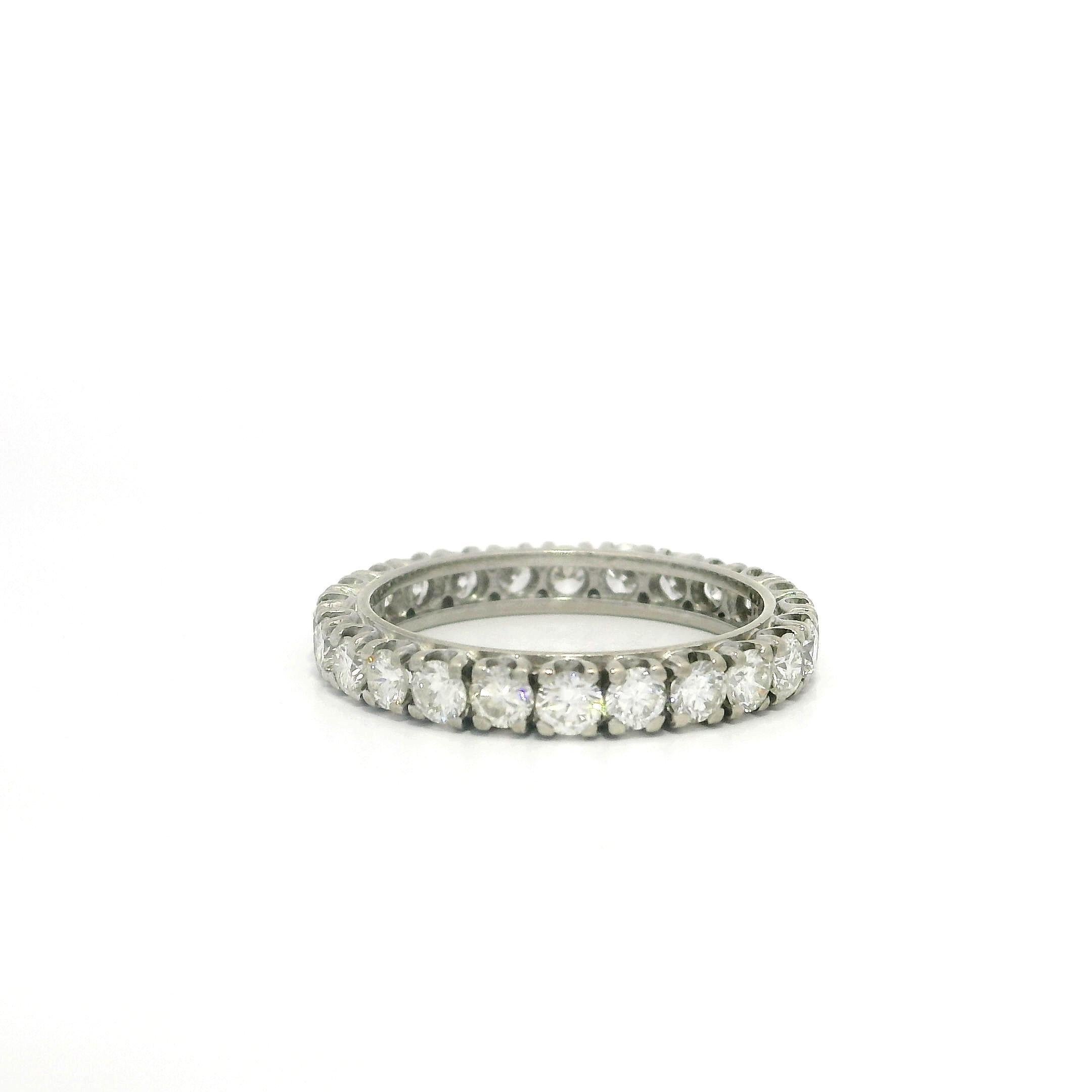 Vintage Silver White Gold & Palladium 1.20ctw Diamond Stack Eternity Band Ring en venta 1