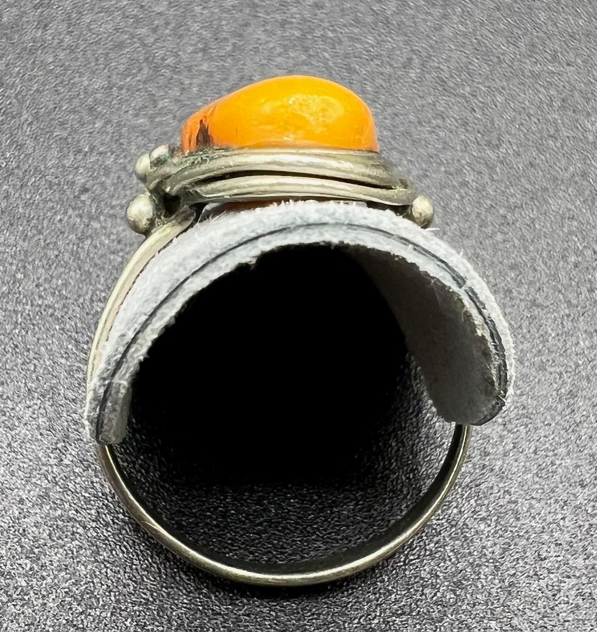 Vintage Silver Yellow Amber Ring From The Baltics In Good Condition For Sale In Boulder, CO