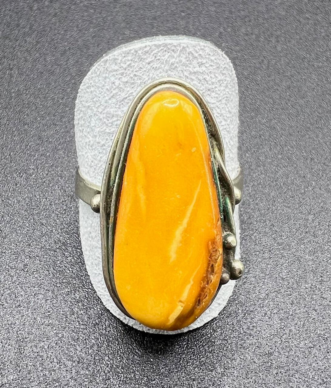 Vintage Silver Yellow Amber Ring From The Baltics For Sale 2