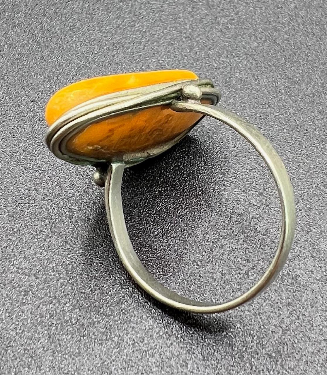Vintage Silver Yellow Amber Ring From The Baltics For Sale 3