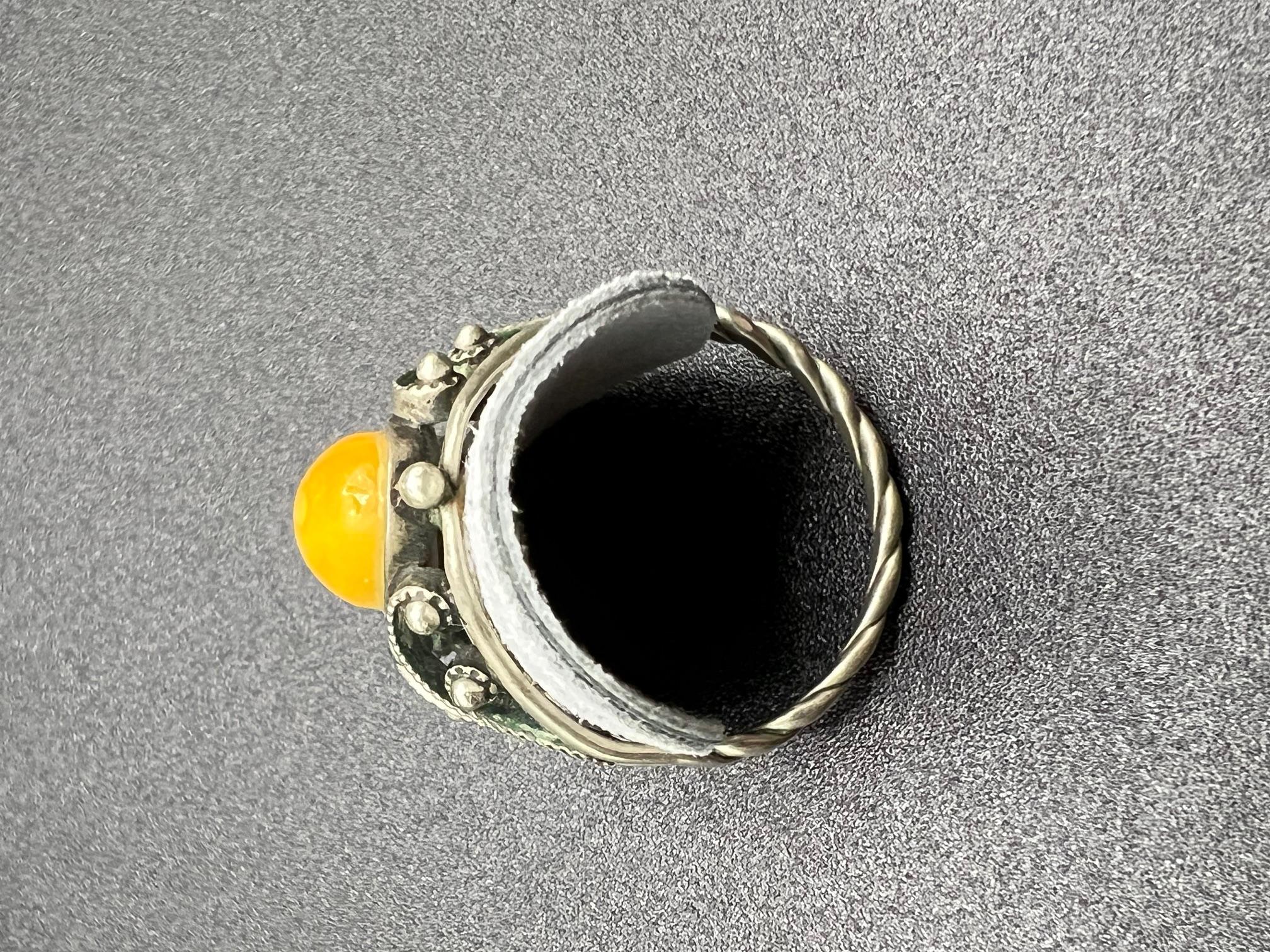 Vintage Silver Yellow Oval Amber Ring From The Baltics For Sale 3