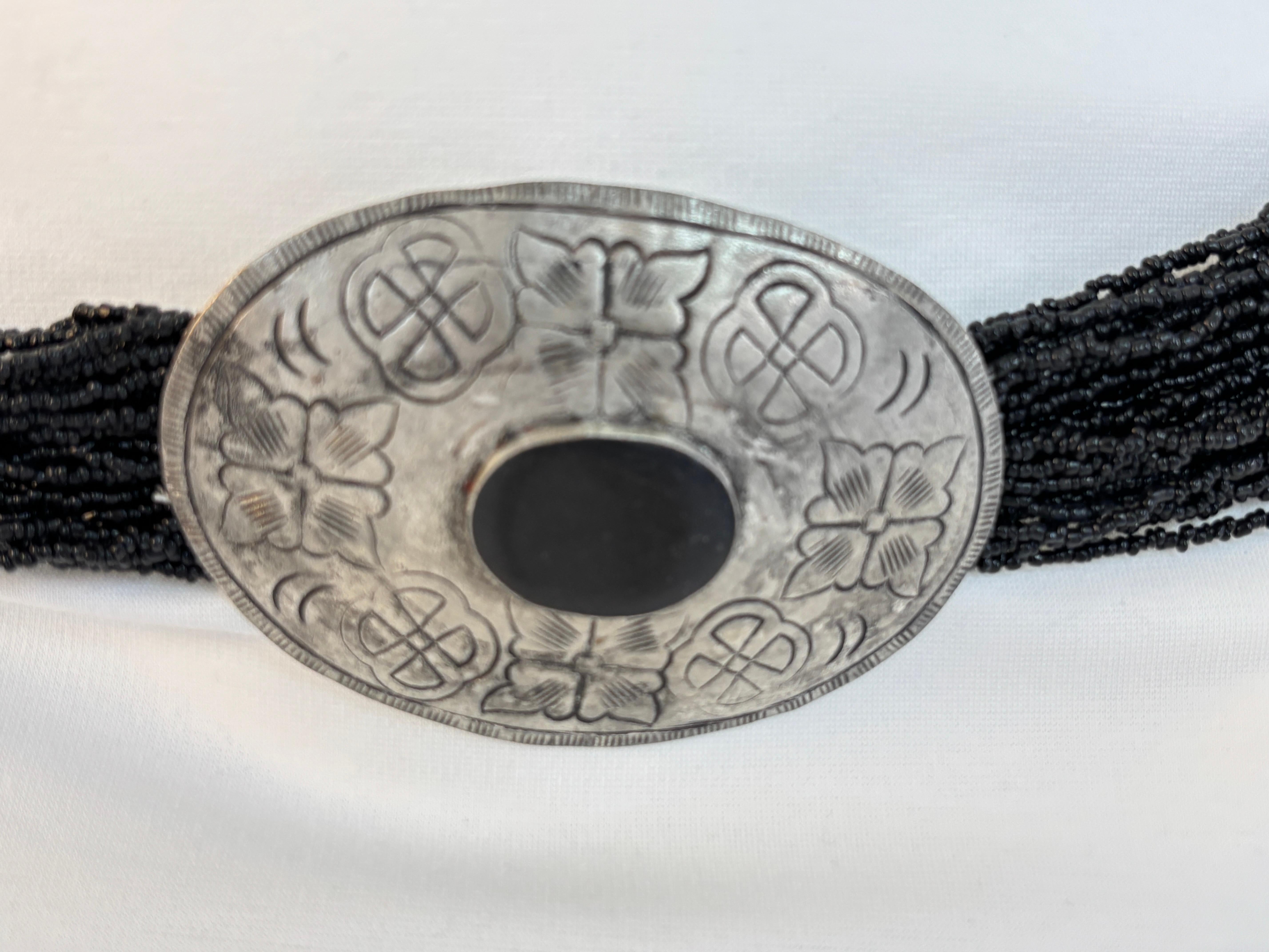 Vintage Silvered Metall Concho und schwarze Perlen Gürtel böhmischen südwestlichen 80er Jahre im Angebot 5