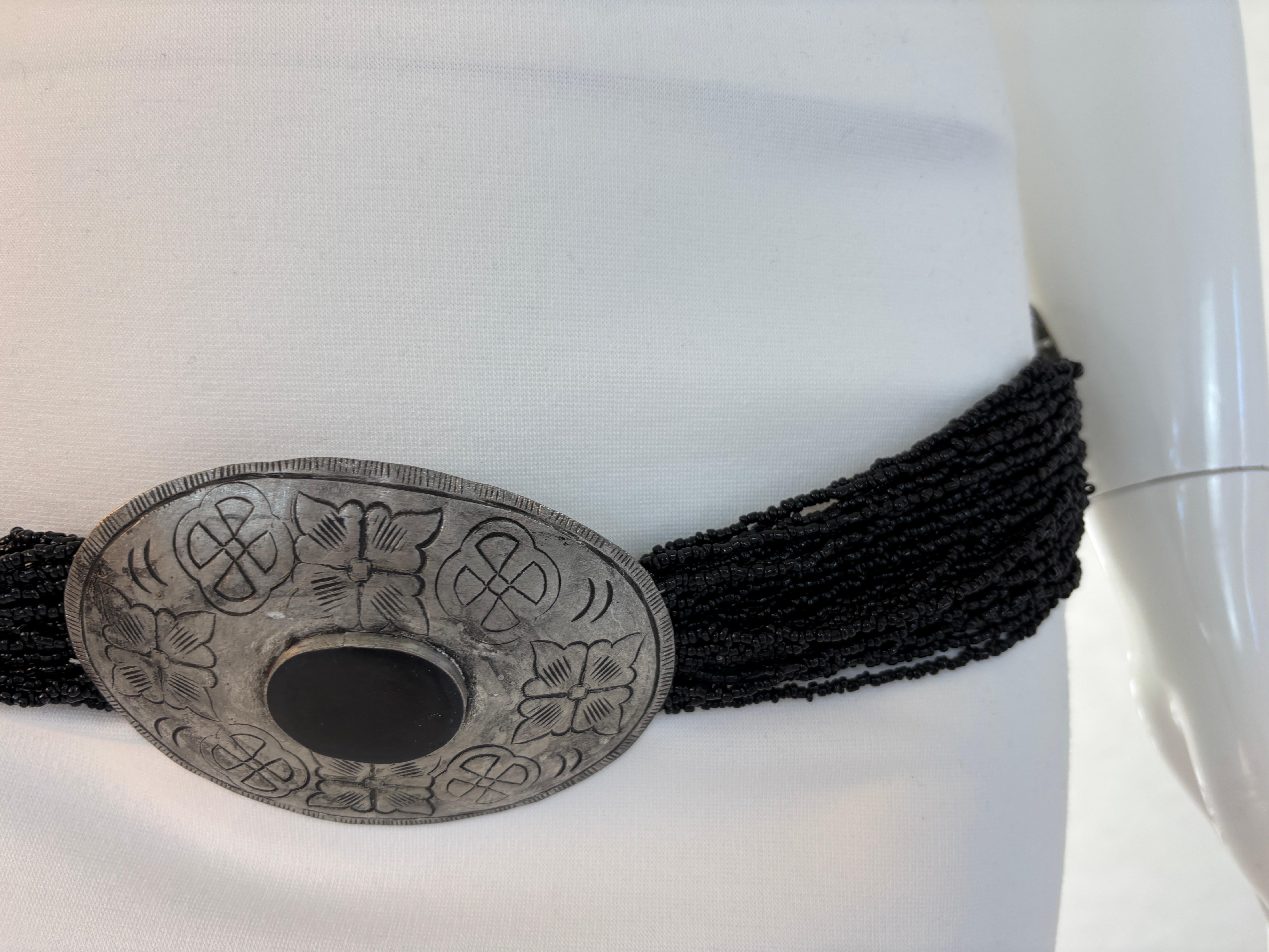 Vintage Silvered Metall Concho und schwarze Perlen Gürtel böhmischen südwestlichen 80er Jahre im Angebot 3