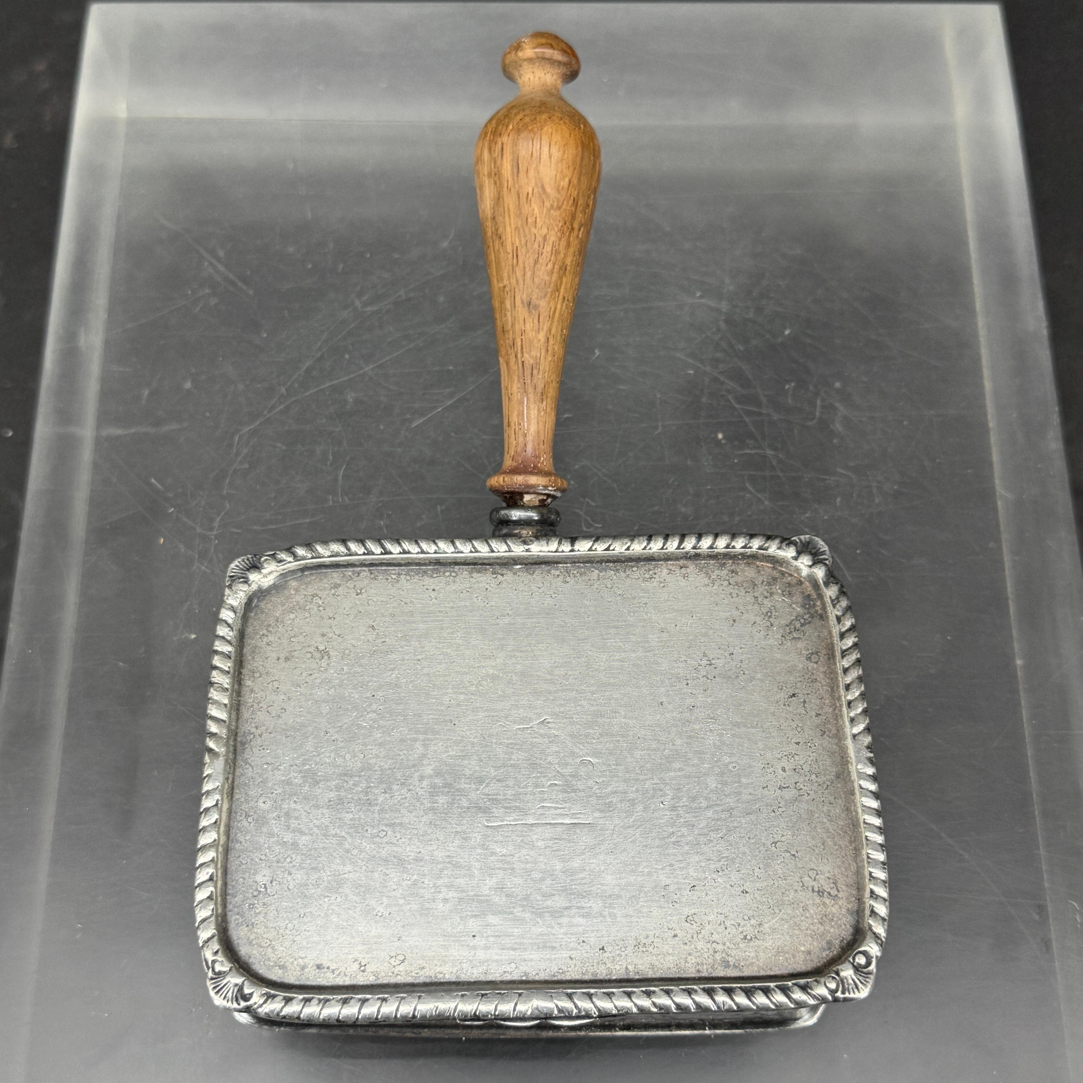 Cenicero de plata vintage para puros Butler en venta 8
