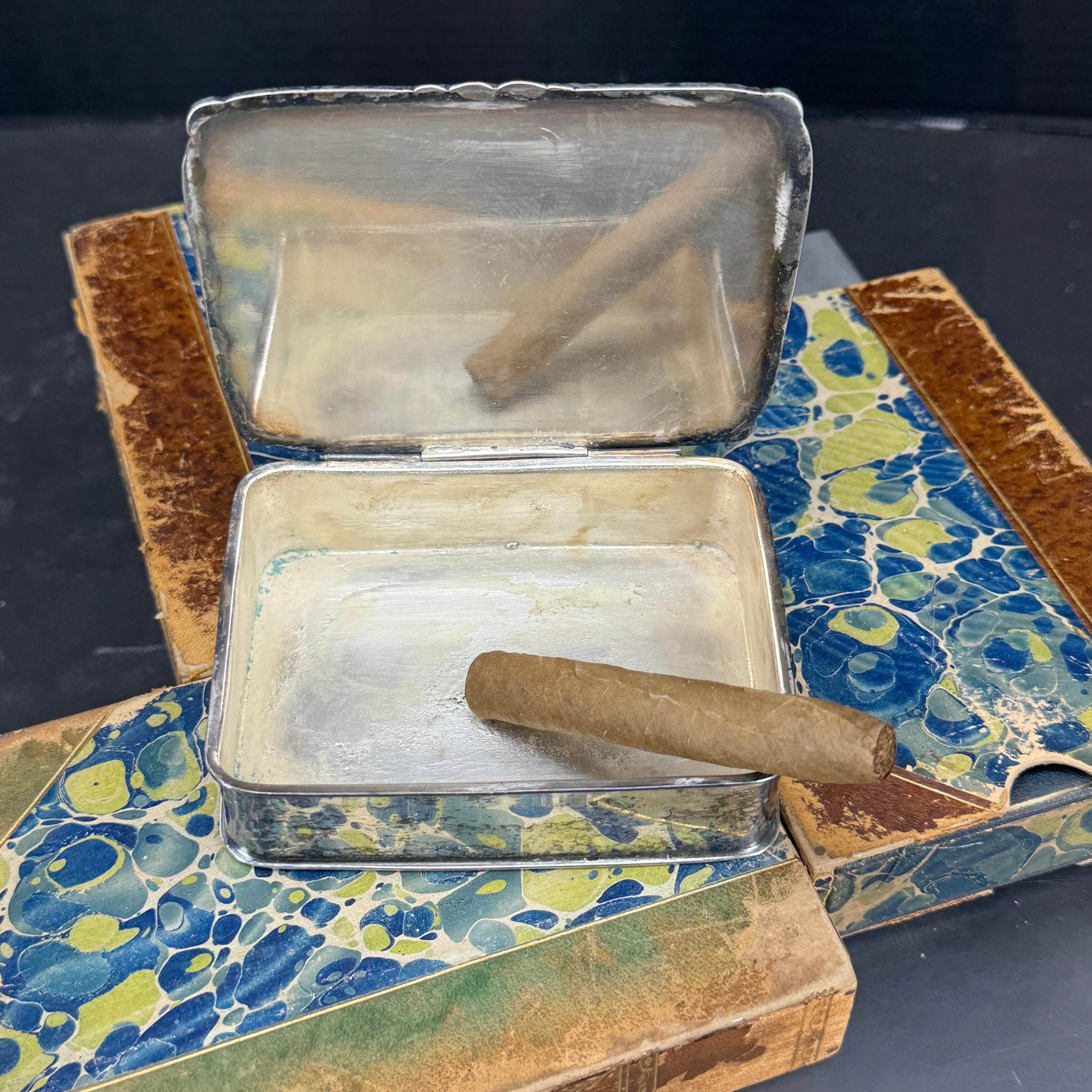 Cenicero de plata vintage para puros Butler Europeo en venta