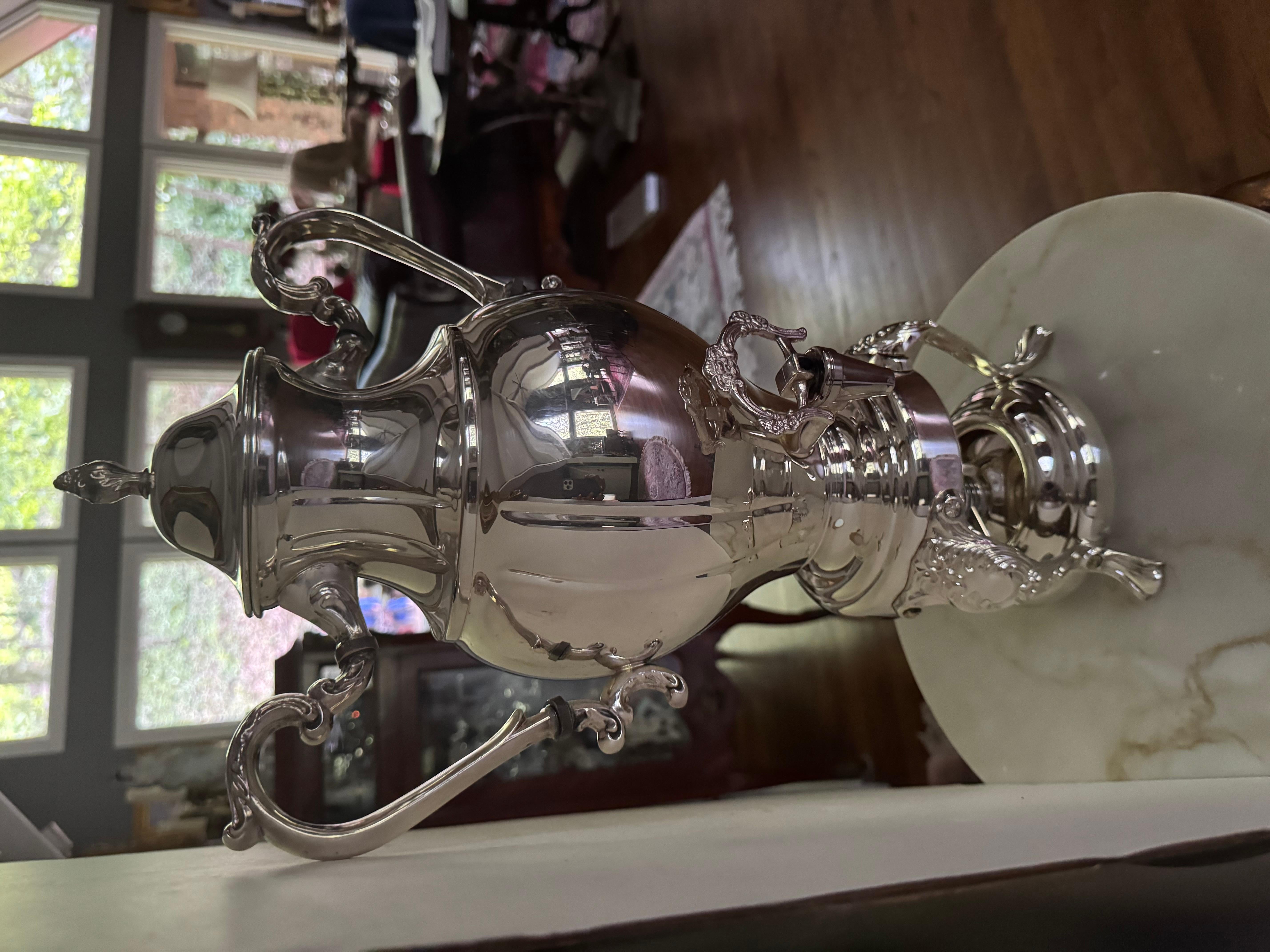 Classico americano Samovar d'argento d'epoca, urna da caffè di Sheridan in vendita