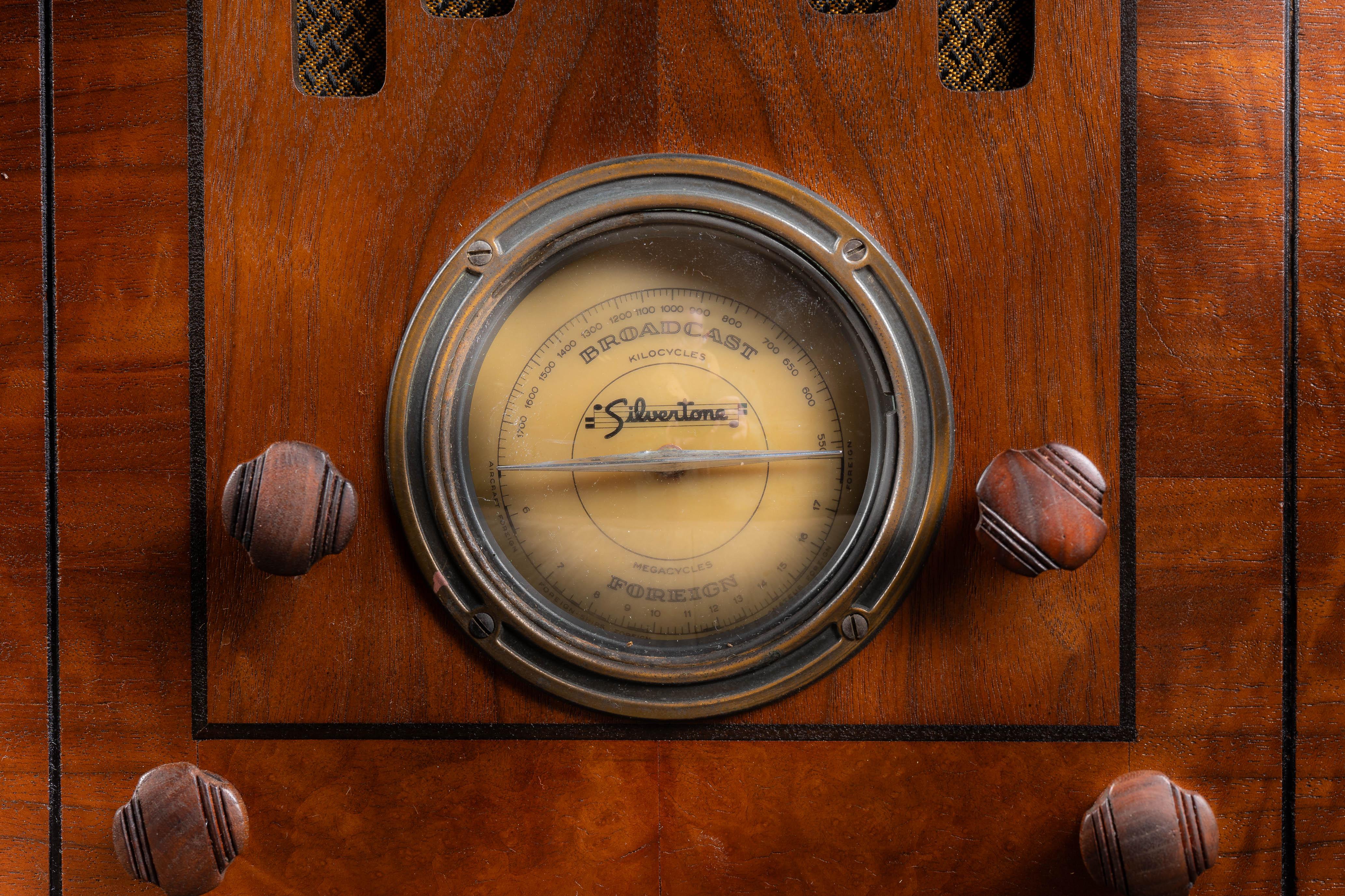 Americano Radio d'epoca Silvertone Model 1808 Worlds Fair di Sears & Roebuck in vendita