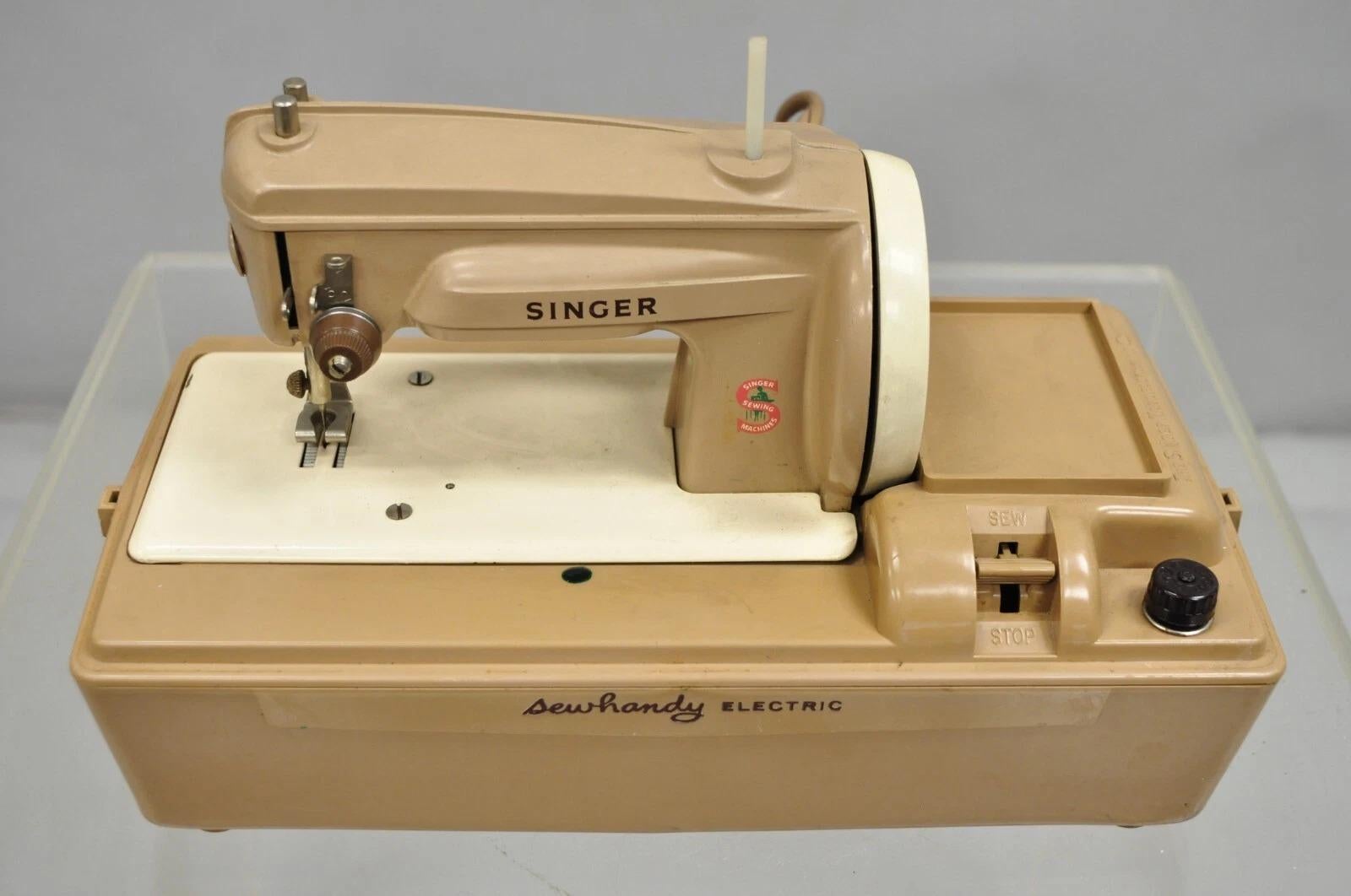 Sconosciuto Macchina da cucire elettrica per bambini Singer Sewhandy d'epoca con custodia - Funziona in vendita