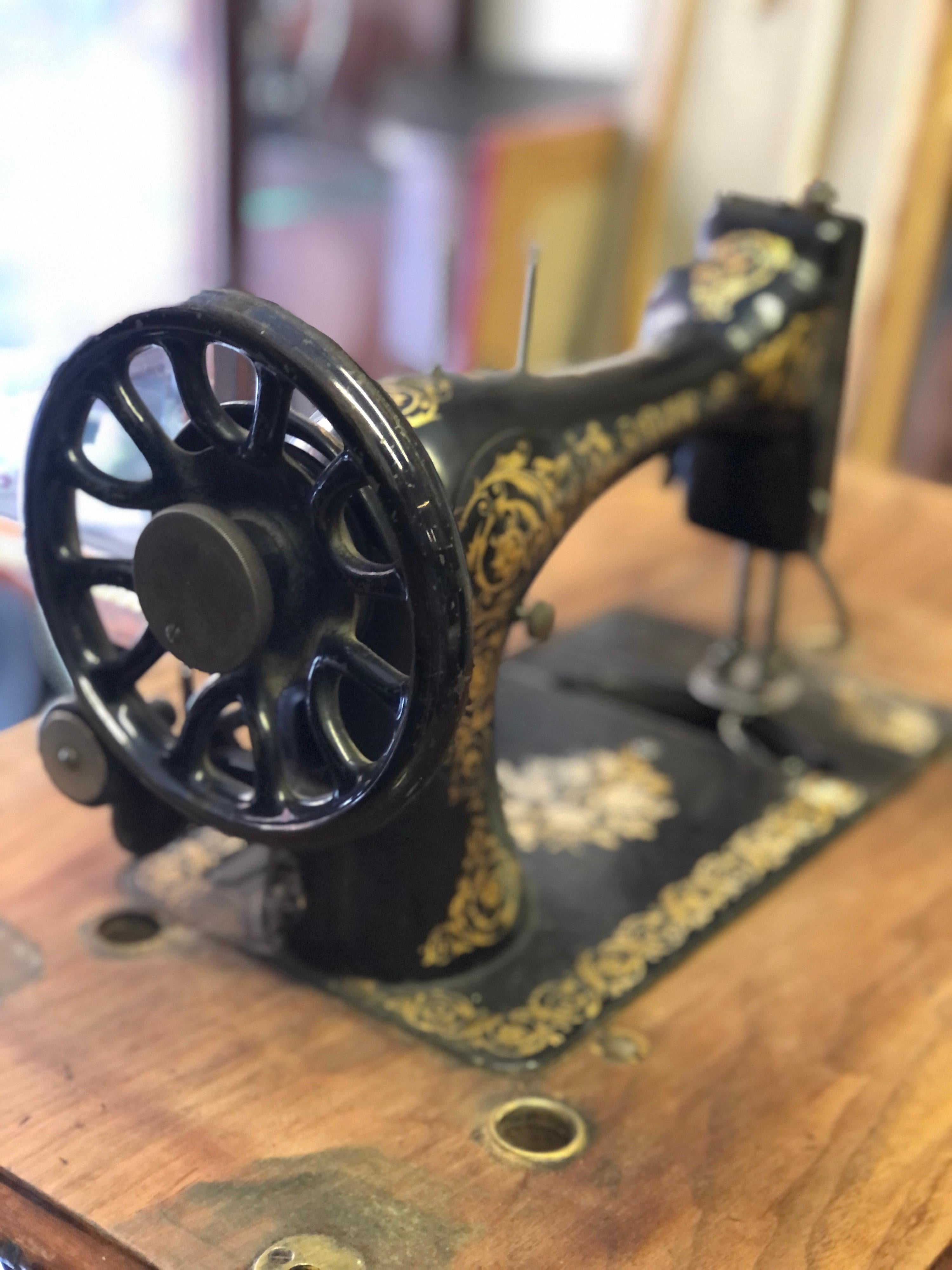 American Vintage Singer Sewing Machine on Original Cast Iron Base  For Sale