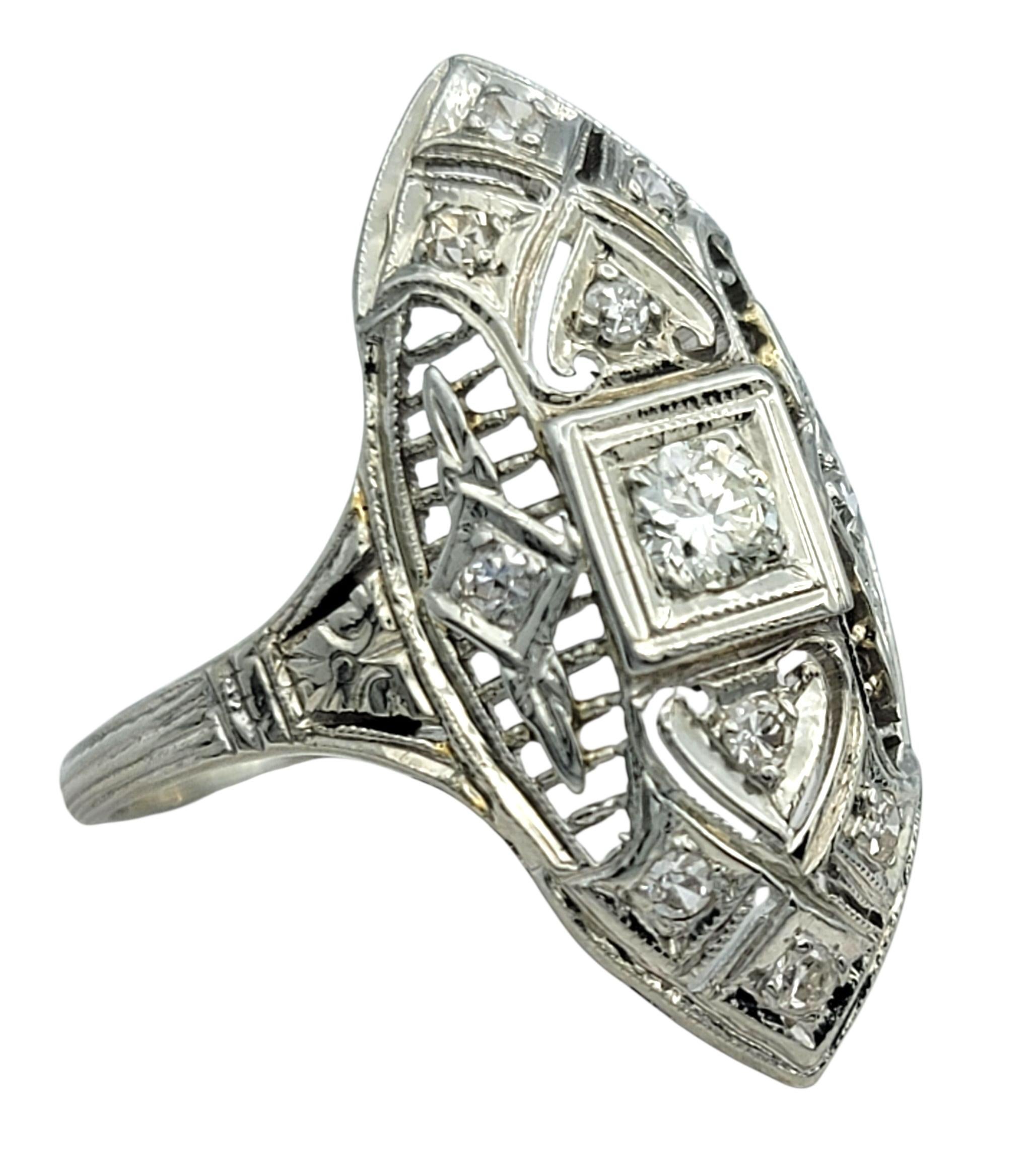 Vintage Single Cut Diamant und filigrane Navette Ring in 18 Karat Weißgold (Art déco) im Angebot