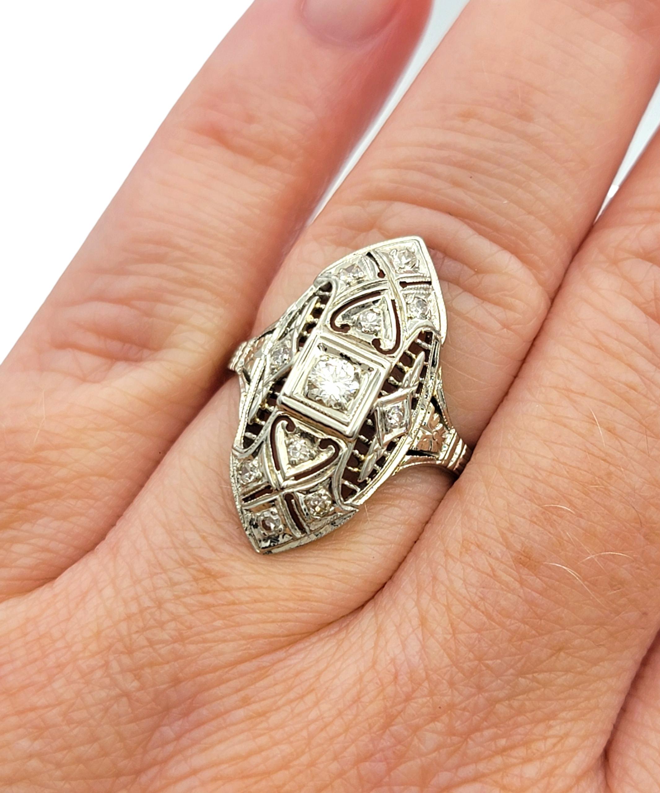 Vintage Single Cut Diamant und filigrane Navette Ring in 18 Karat Weißgold im Angebot 2