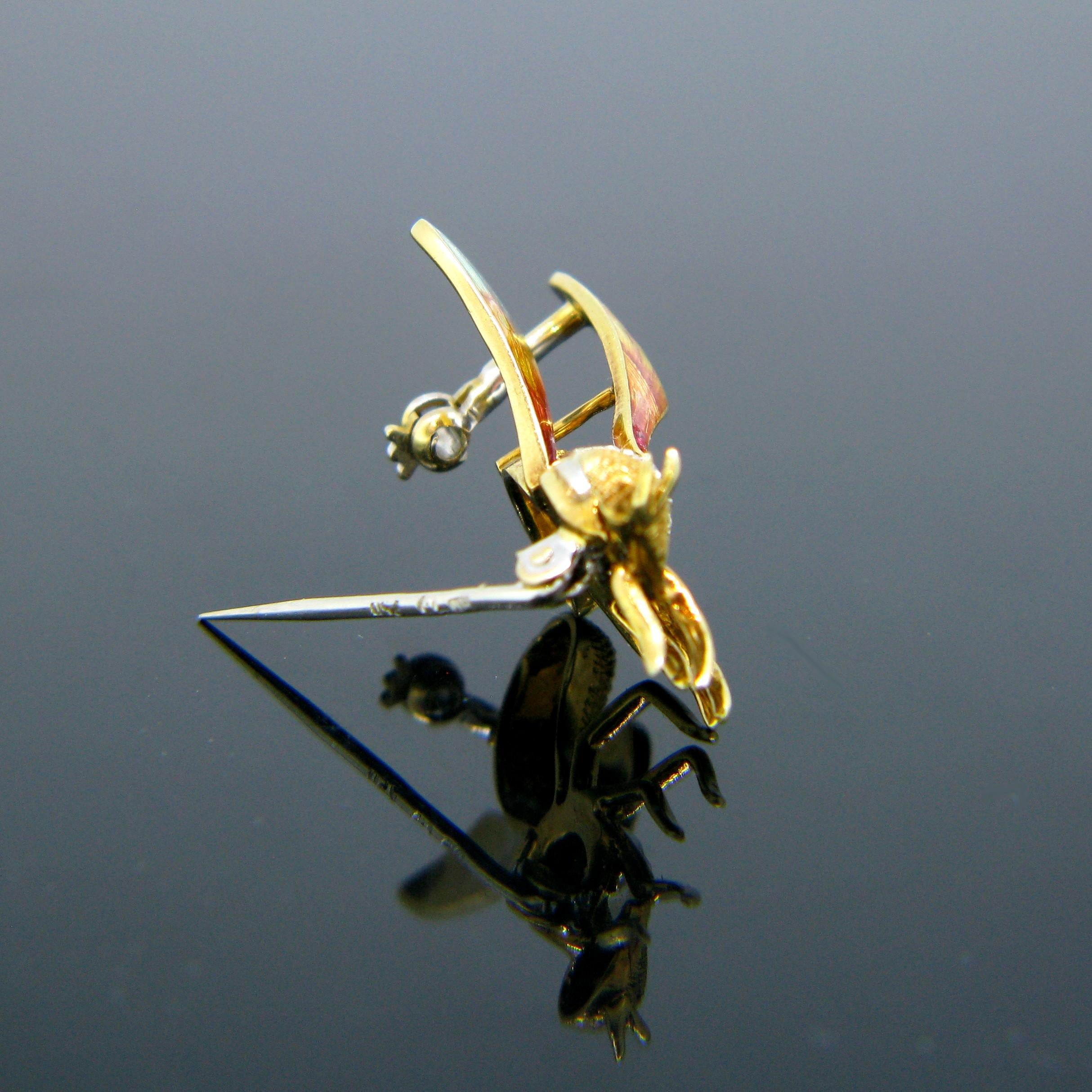 Vintage Single Cut Diamonds Enamel Wasp Yellow White Gold Brooch In Good Condition In London, GB