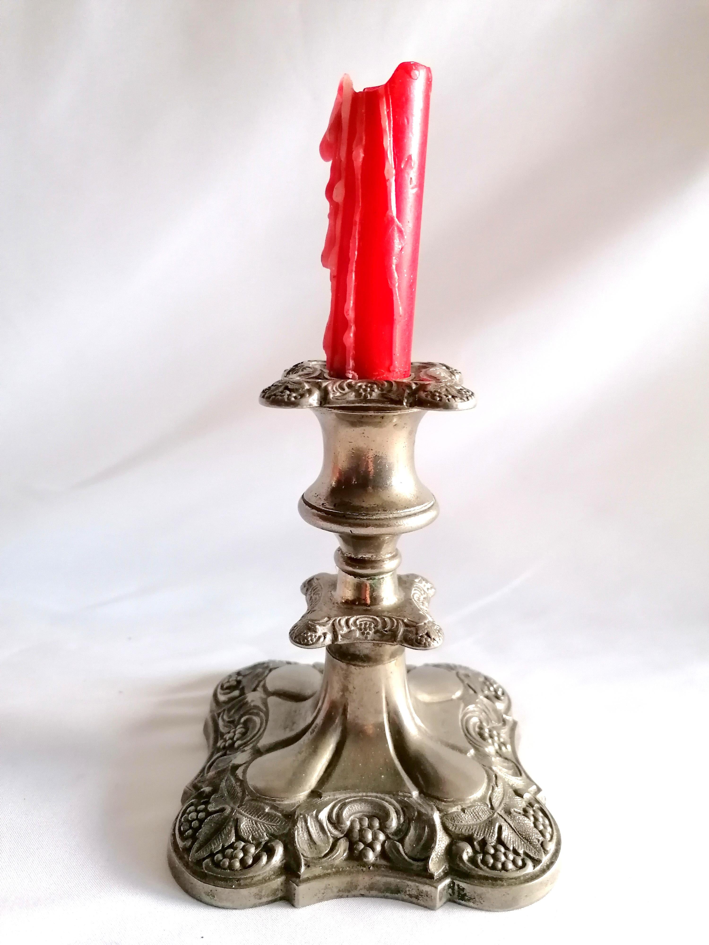 Art nouveau Vieux Bougeoir Simple Gravé Pilier Plaqué Argent Nº 463 Estampillé en vente