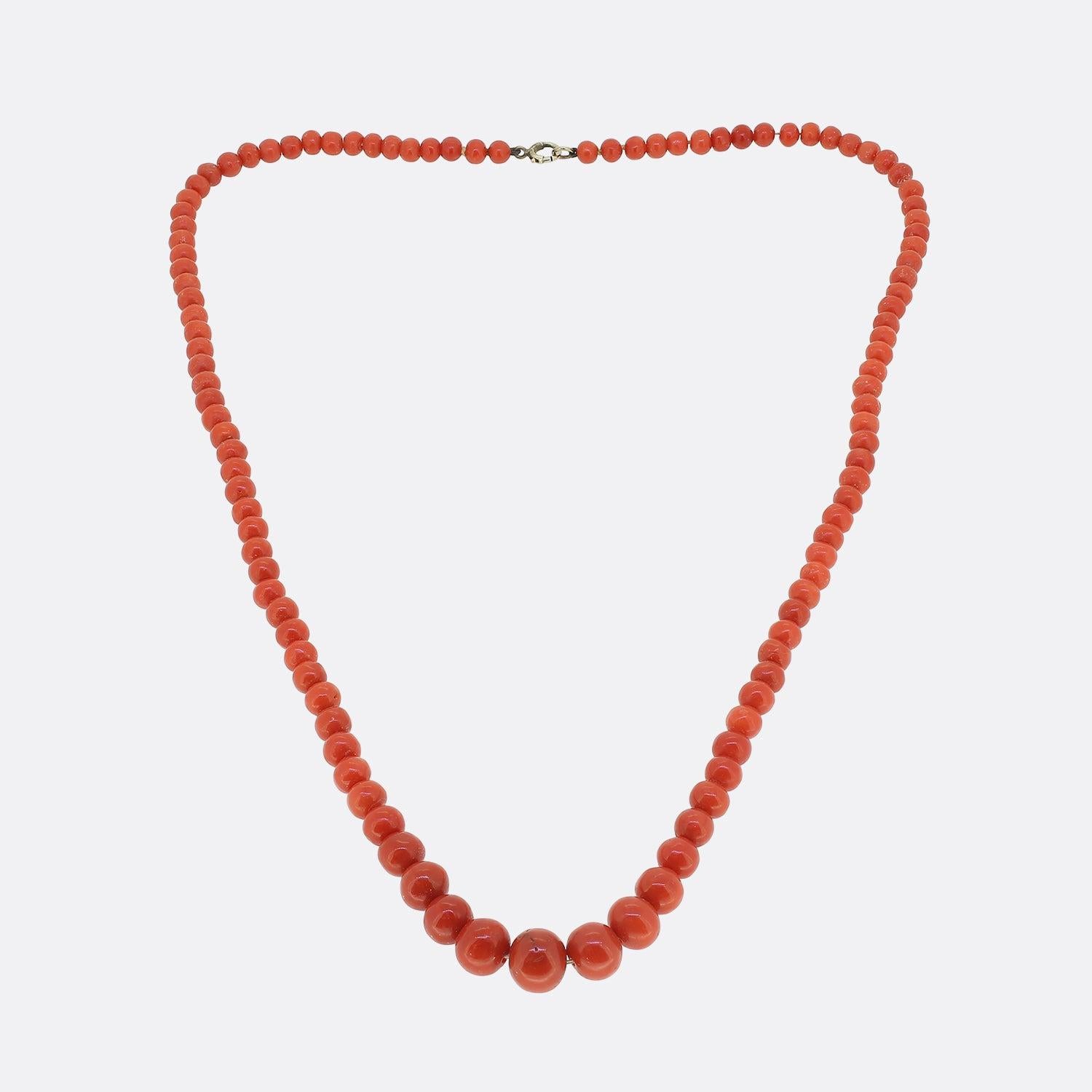 Round Cut Vintage Single Strand Coral Necklace For Sale