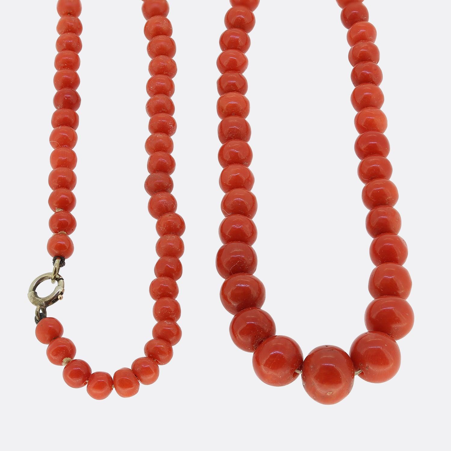 Vintage Single Strand Coral Necklace In Good Condition For Sale In London, GB