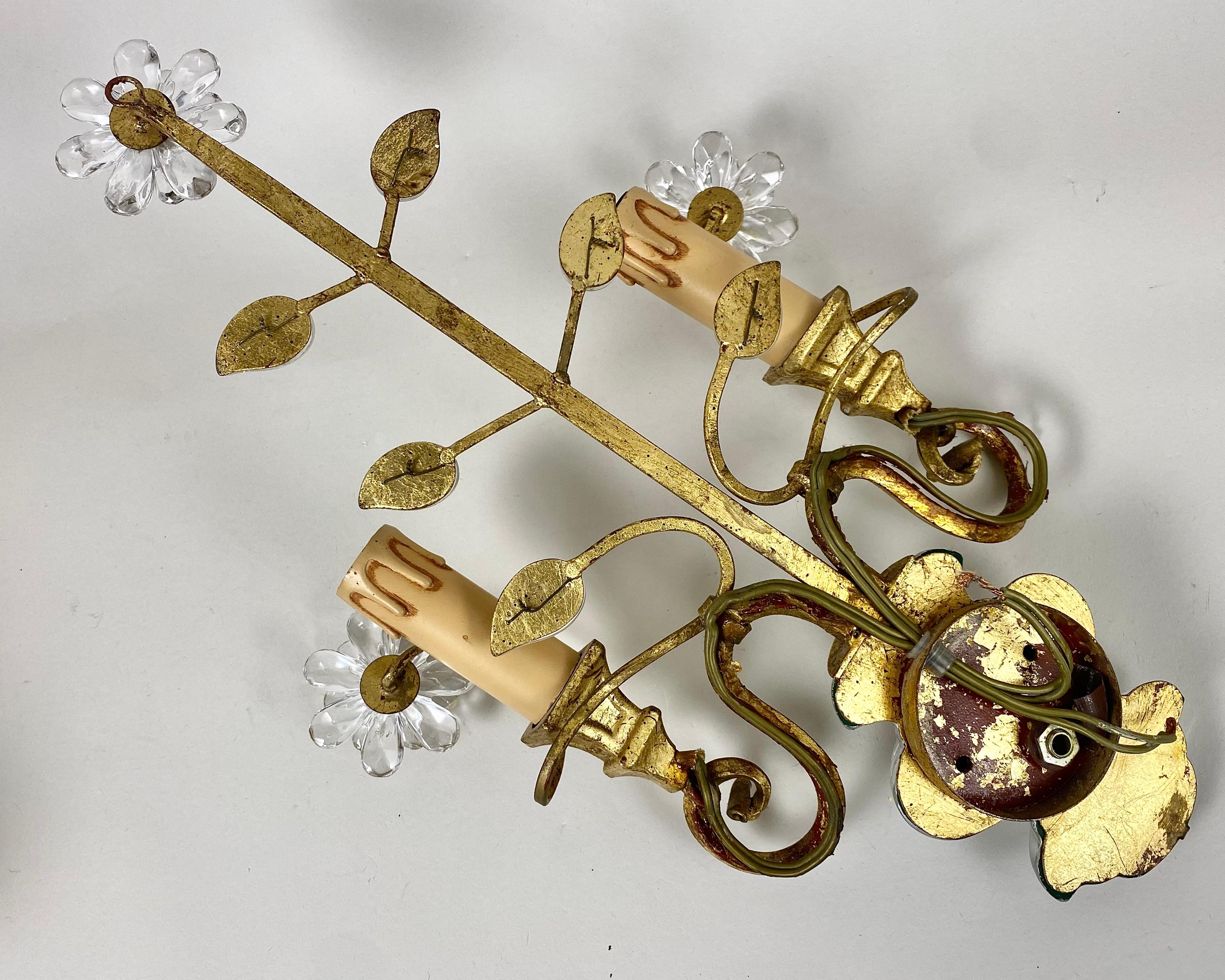 Mid-Century Modern Vintage Single Wall Sconce French Gilt Metal & Crystal Wall Light, MAISON Bagues For Sale
