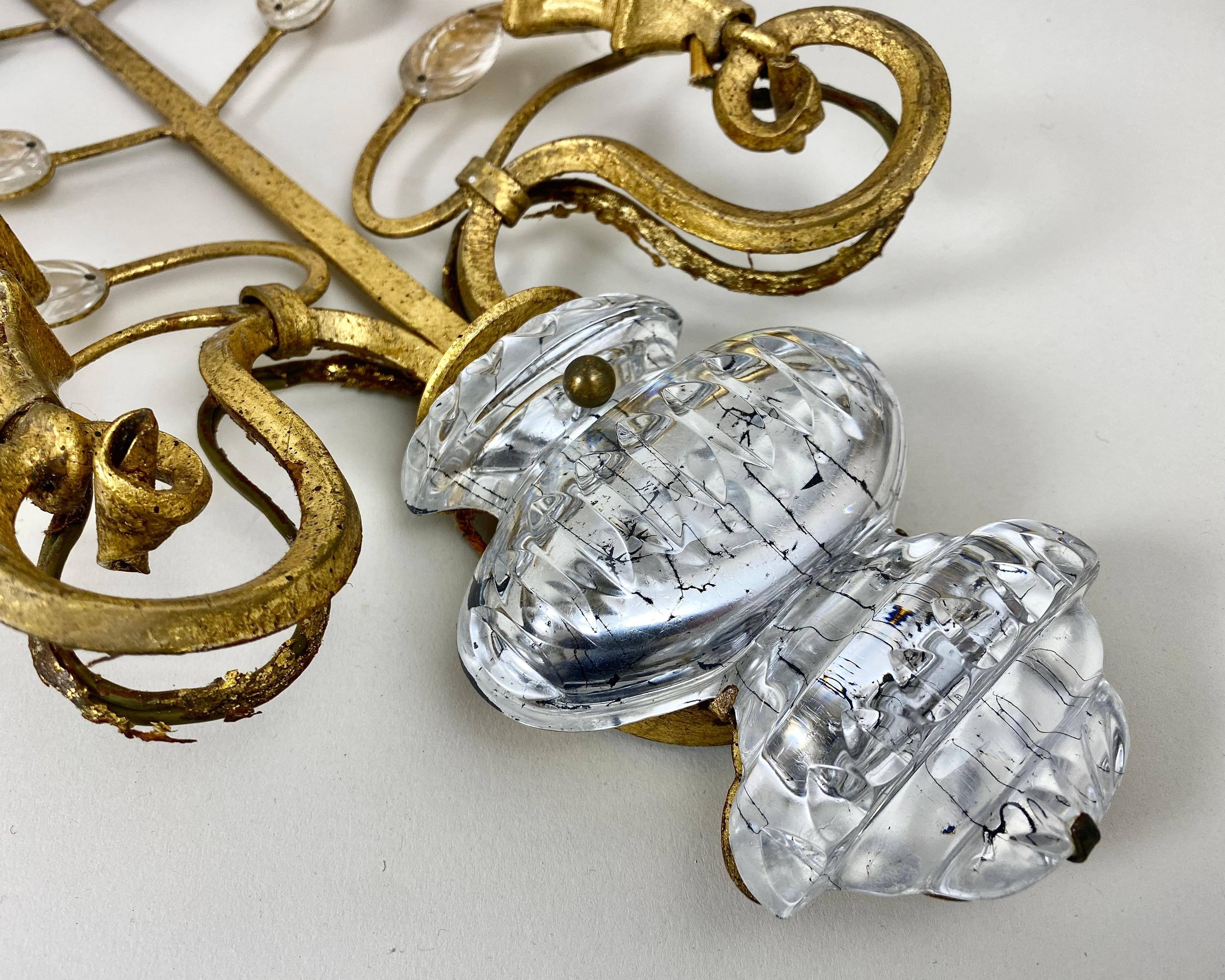 Vintage Single Wall Sconce French Gilt Metal & Crystal Wall Light, MAISON Bagues In Excellent Condition For Sale In Bastogne, BE