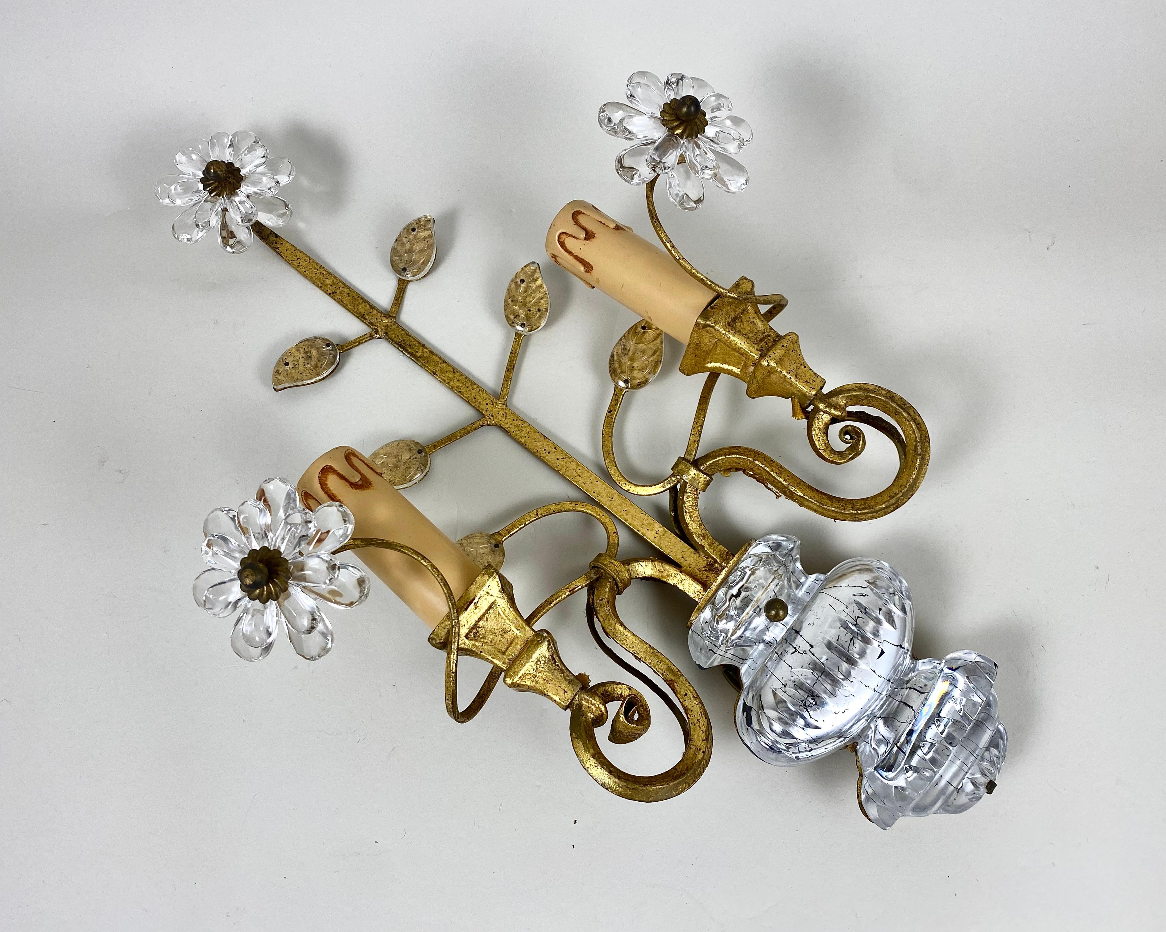 Vintage Single Wall Sconce French Gilt Metal & Crystal Wall Light, MAISON Bagues For Sale 2