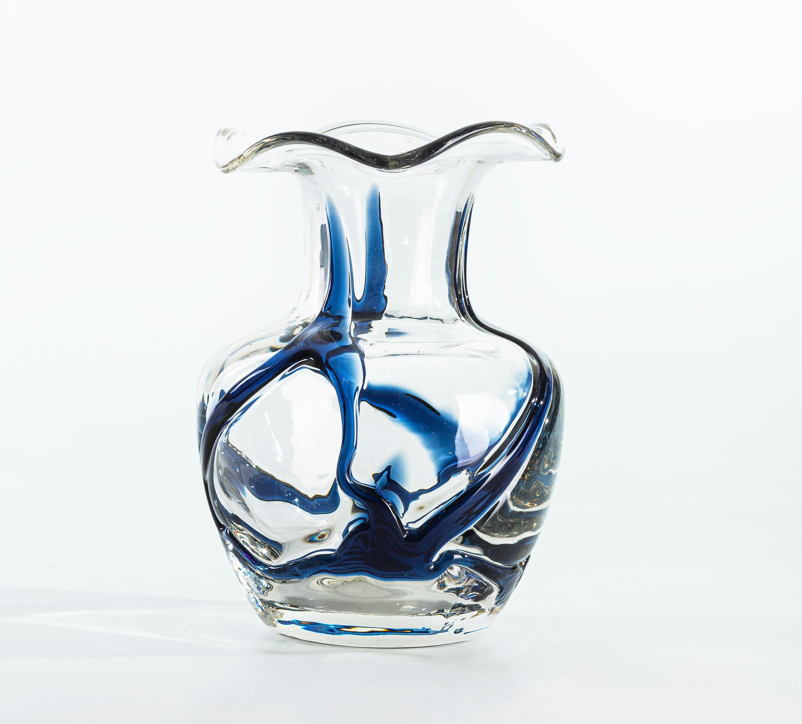 Sinuous-Vase, Österreich, 1960er-Jahre (Österreichisch) im Angebot