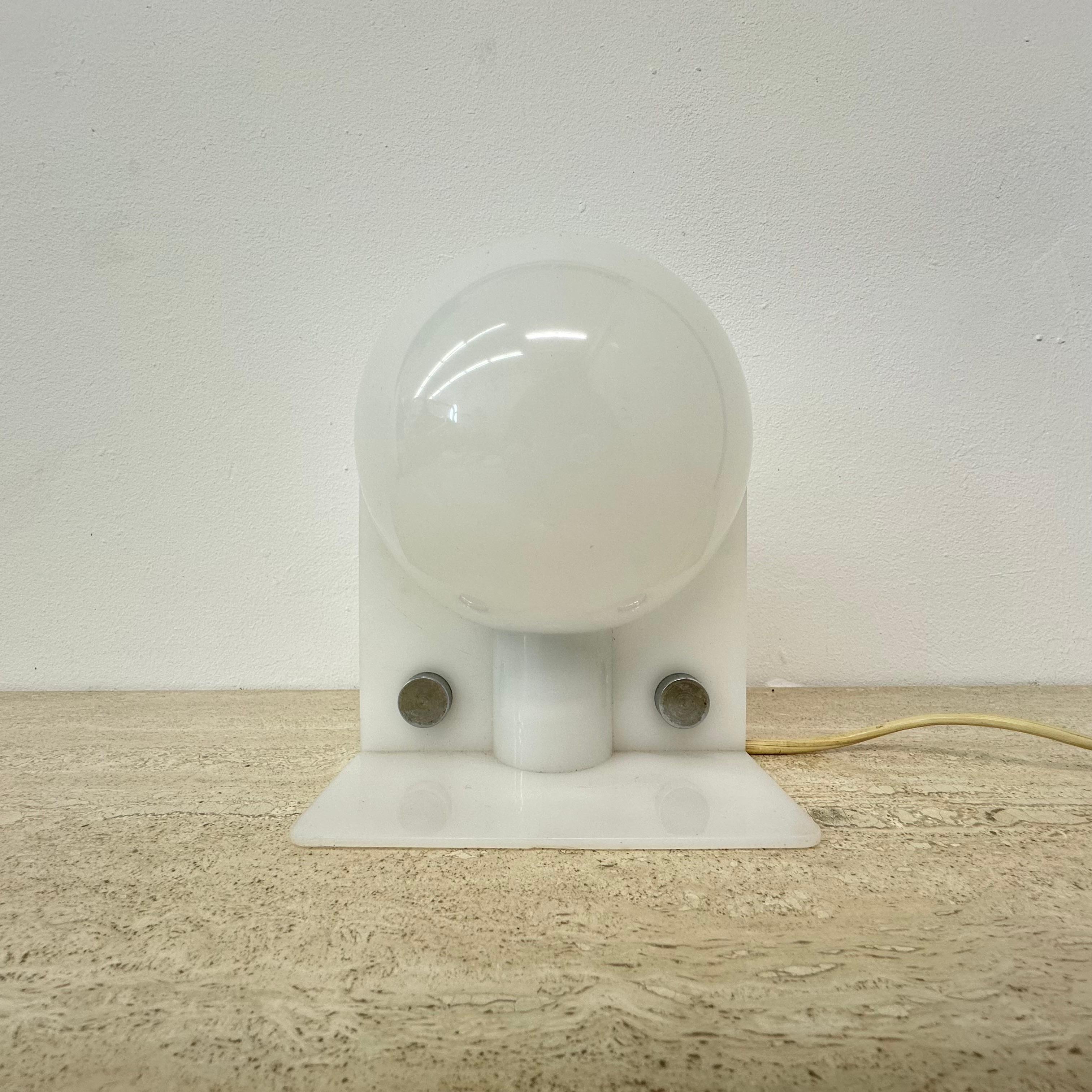 Plastique Lampe Sirio de Sergio Brazzoli pour Harvey Guzzini, ère de l'espace des années 1970 en vente