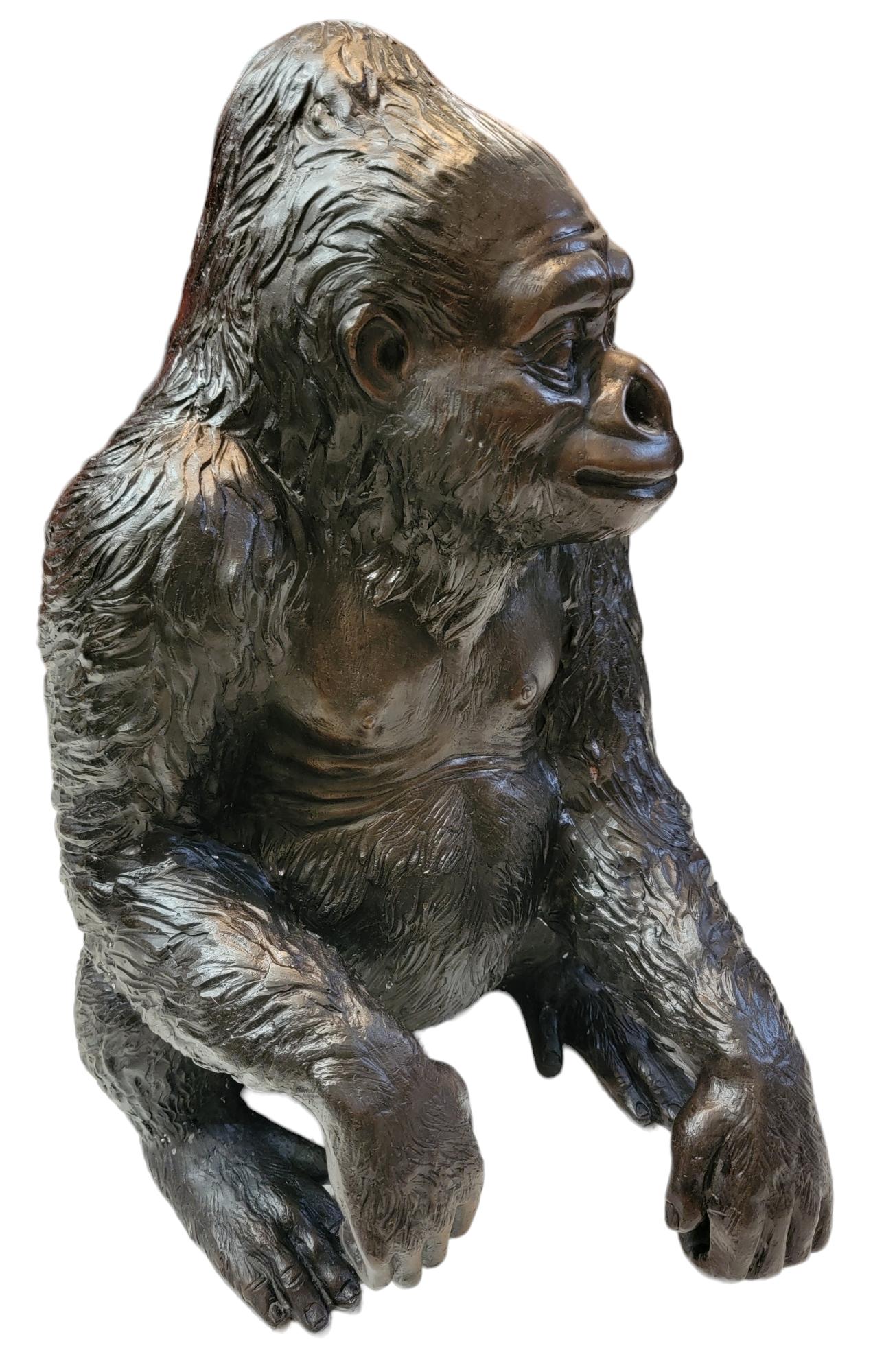 Vintage Sitting Bronze Gorilla  In Good Condition For Sale In Pasadena, CA