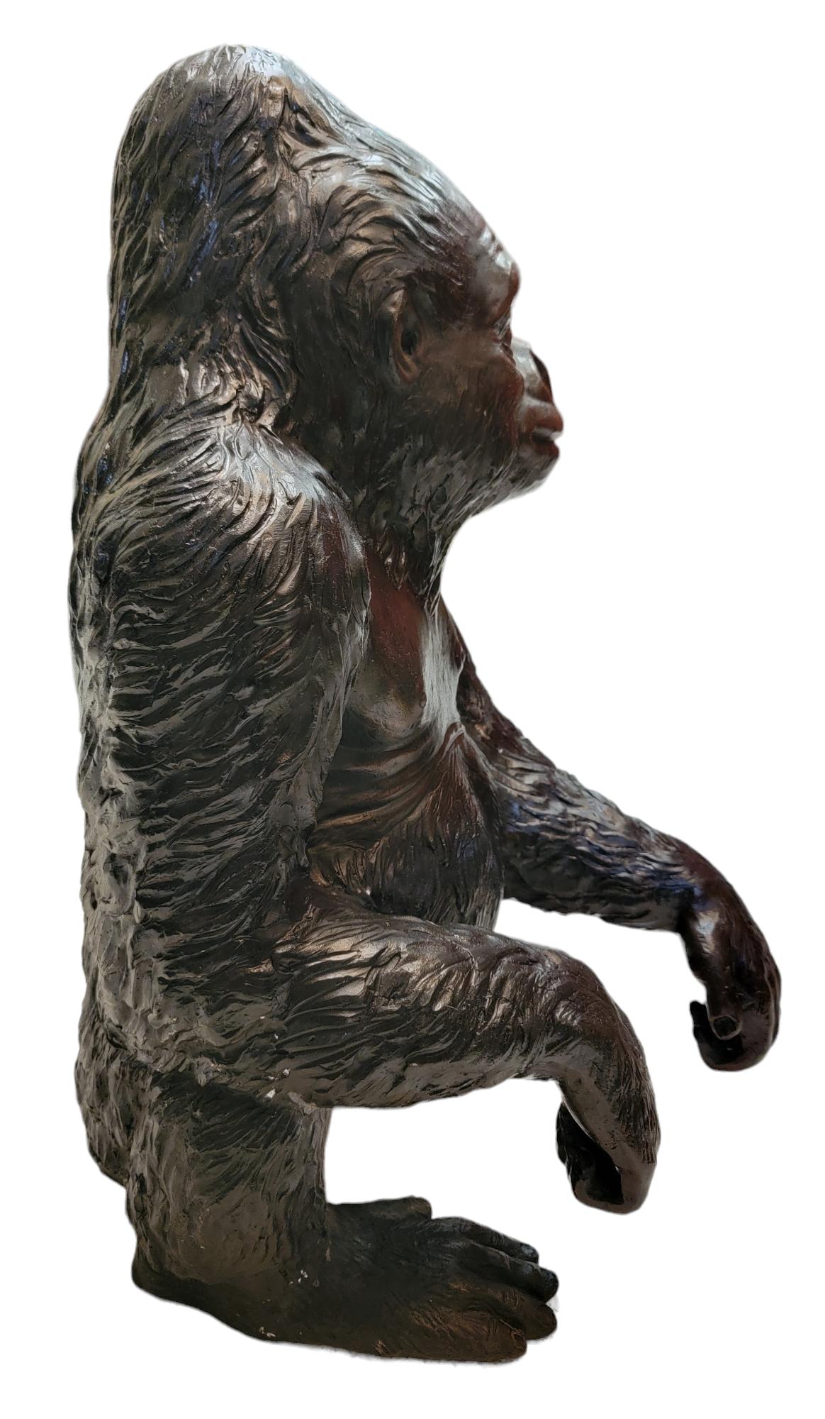 Estatua vintage de bronce de un gorila sentado en Bueno estado para la venta en Pasadena, CA
