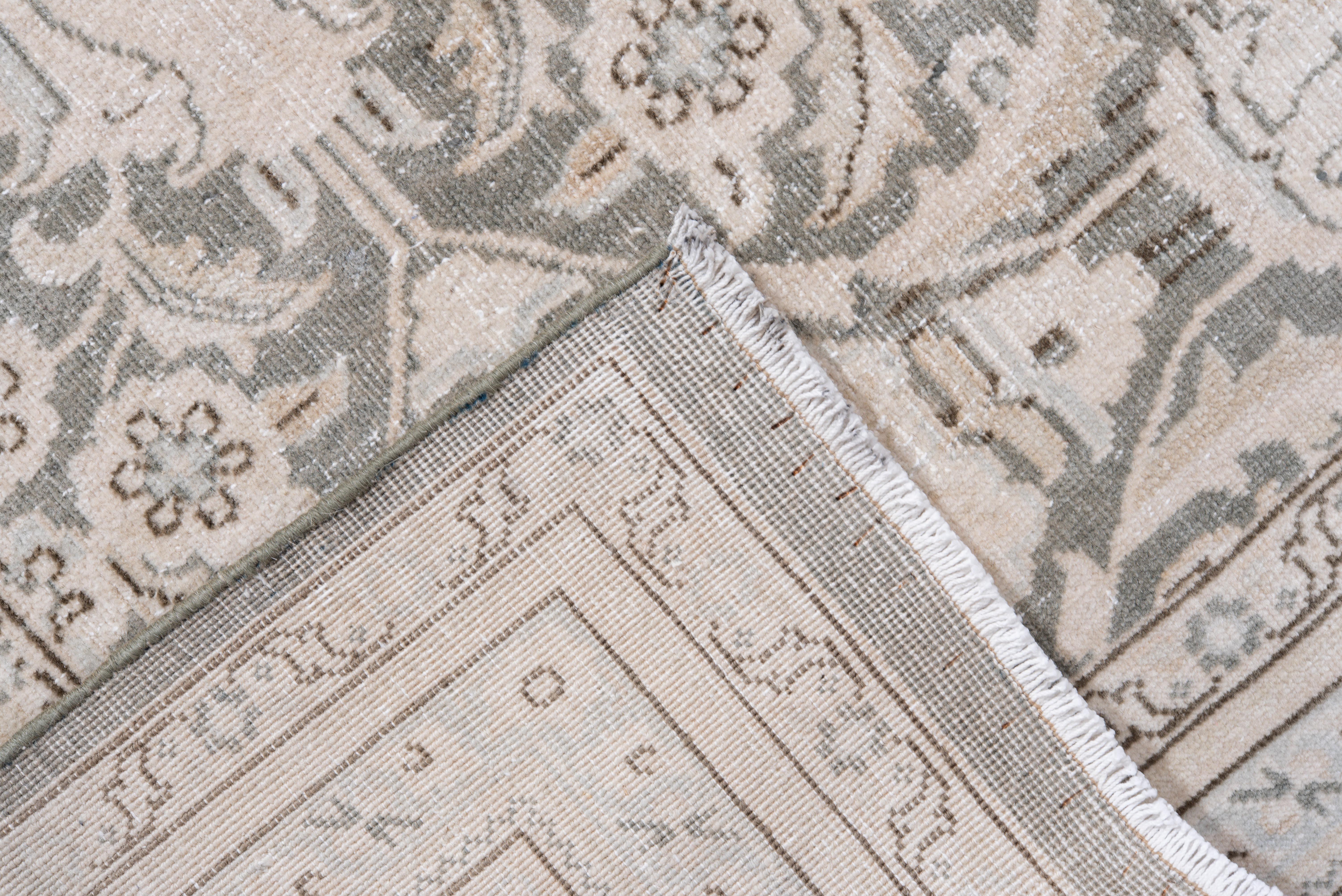 Pergamena floreale di Sivas vintage In condizioni buone in vendita a New York, NY
