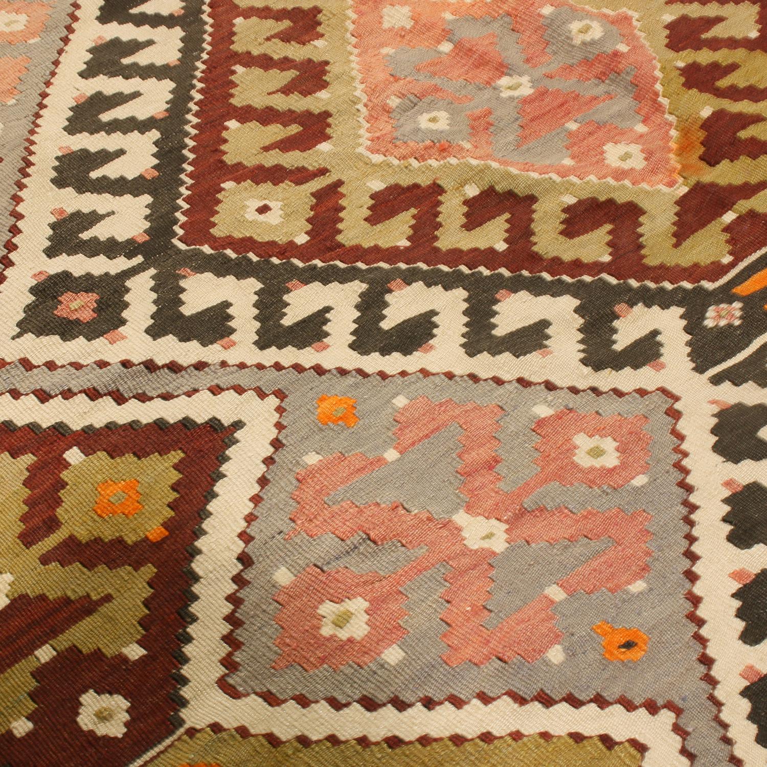 Vintage Sivas Green and Blue Wool Kilim Rug with Multicolor Accents In Excellent Condition For Sale In Long Island City, NY