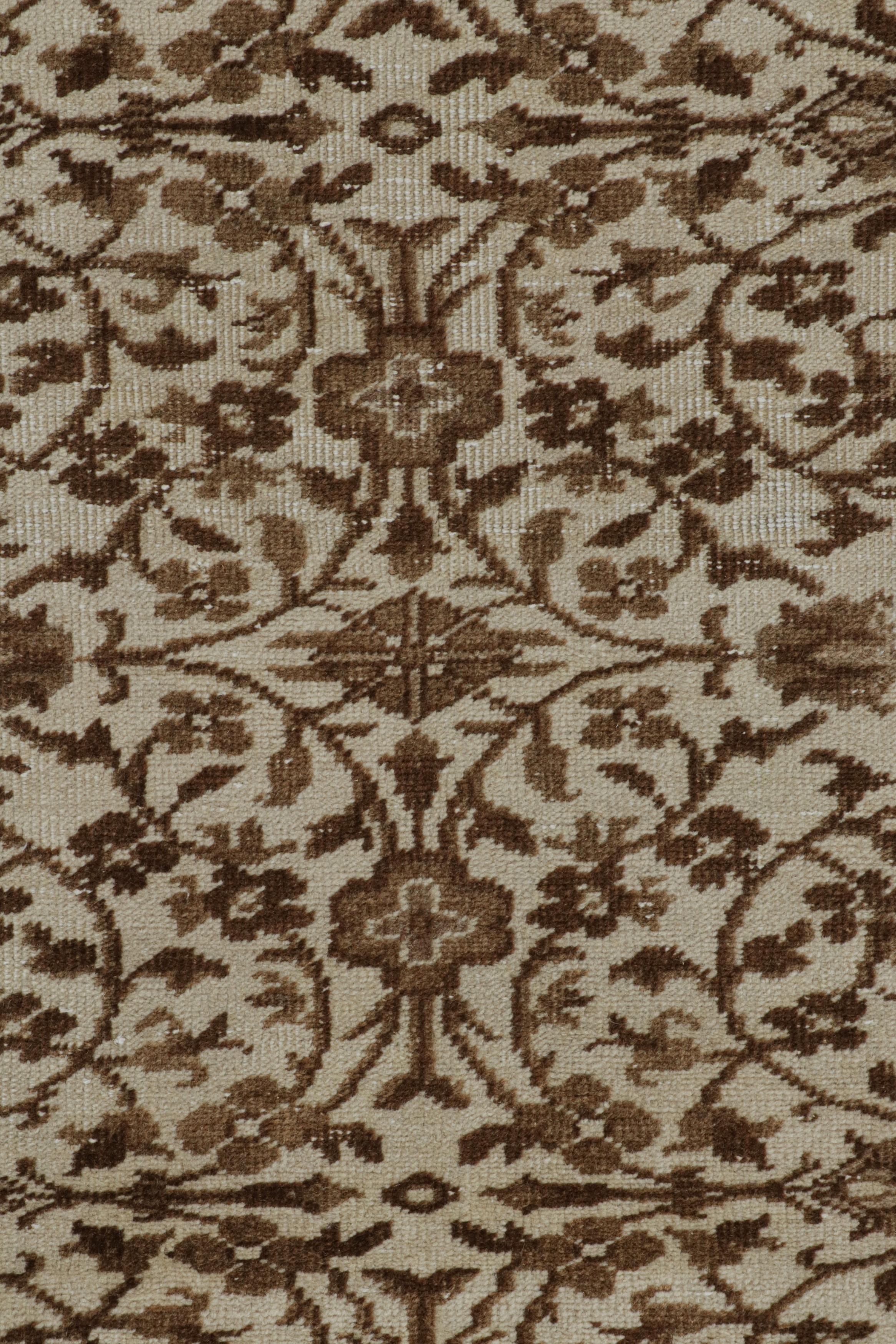 Sivas-Teppich in Beige und Brown, mit Herati-Mustern, von Rug & Kilim (Mitte des 20. Jahrhunderts) im Angebot