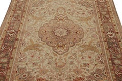 Vintage Sivas Rug in Cream and Gold with Floral Medallion - Rug & Kilim