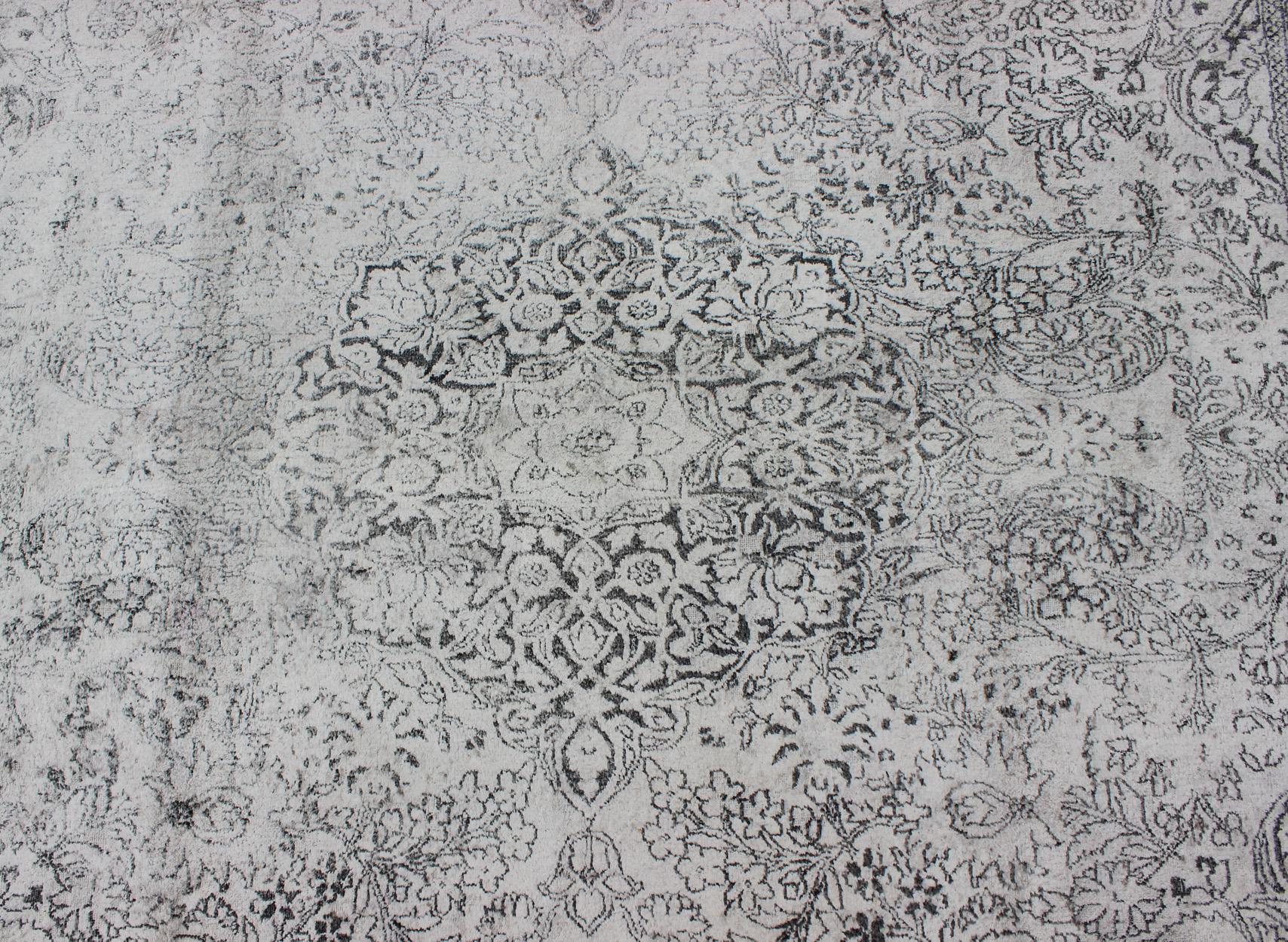 Vintage Sivas Wool and Silk Rug in White, Gray, Black and Charcoal In Excellent Condition For Sale In Atlanta, GA