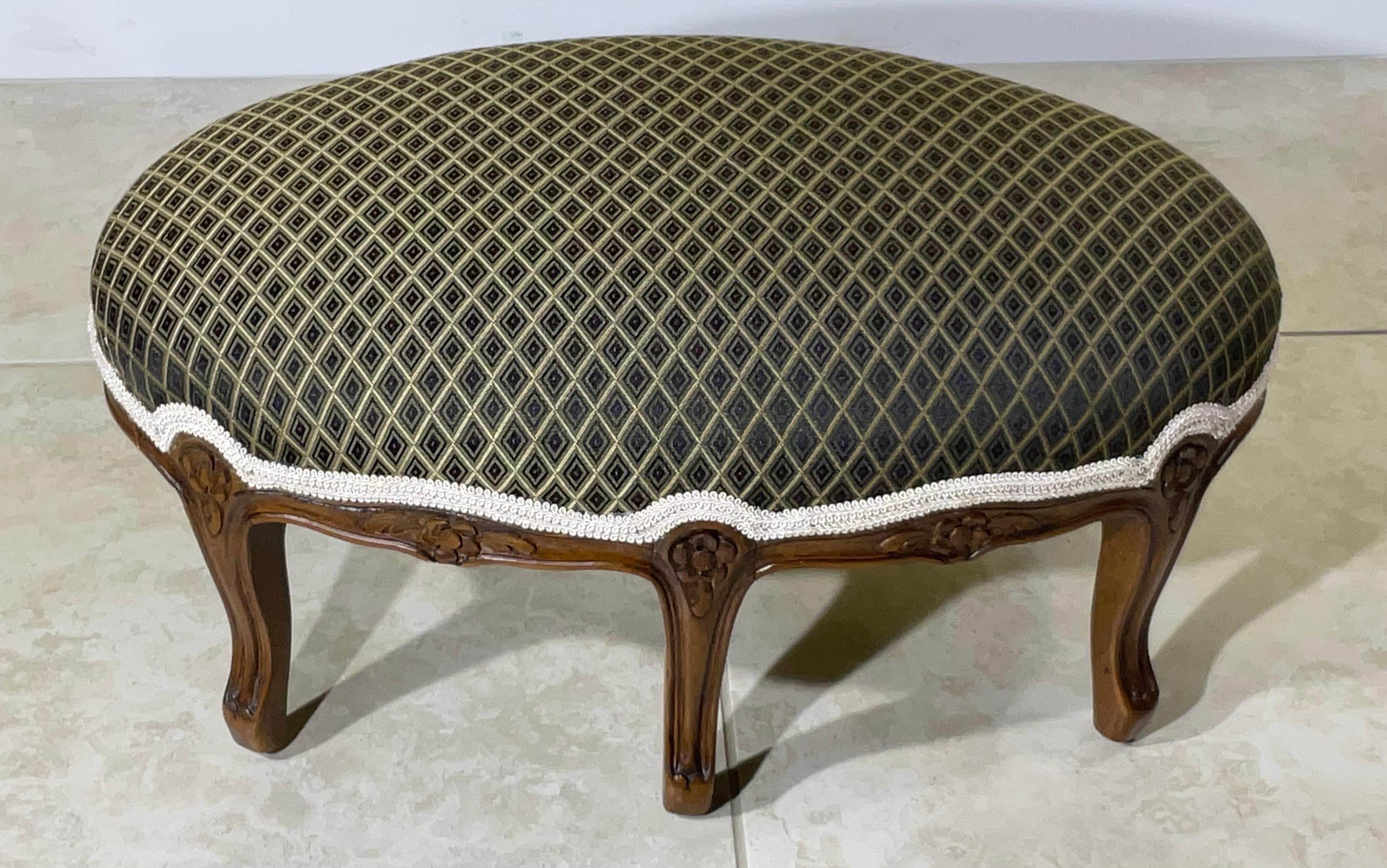 Vintage Sechs Beine Oval Fuß Hocker im Angebot 5