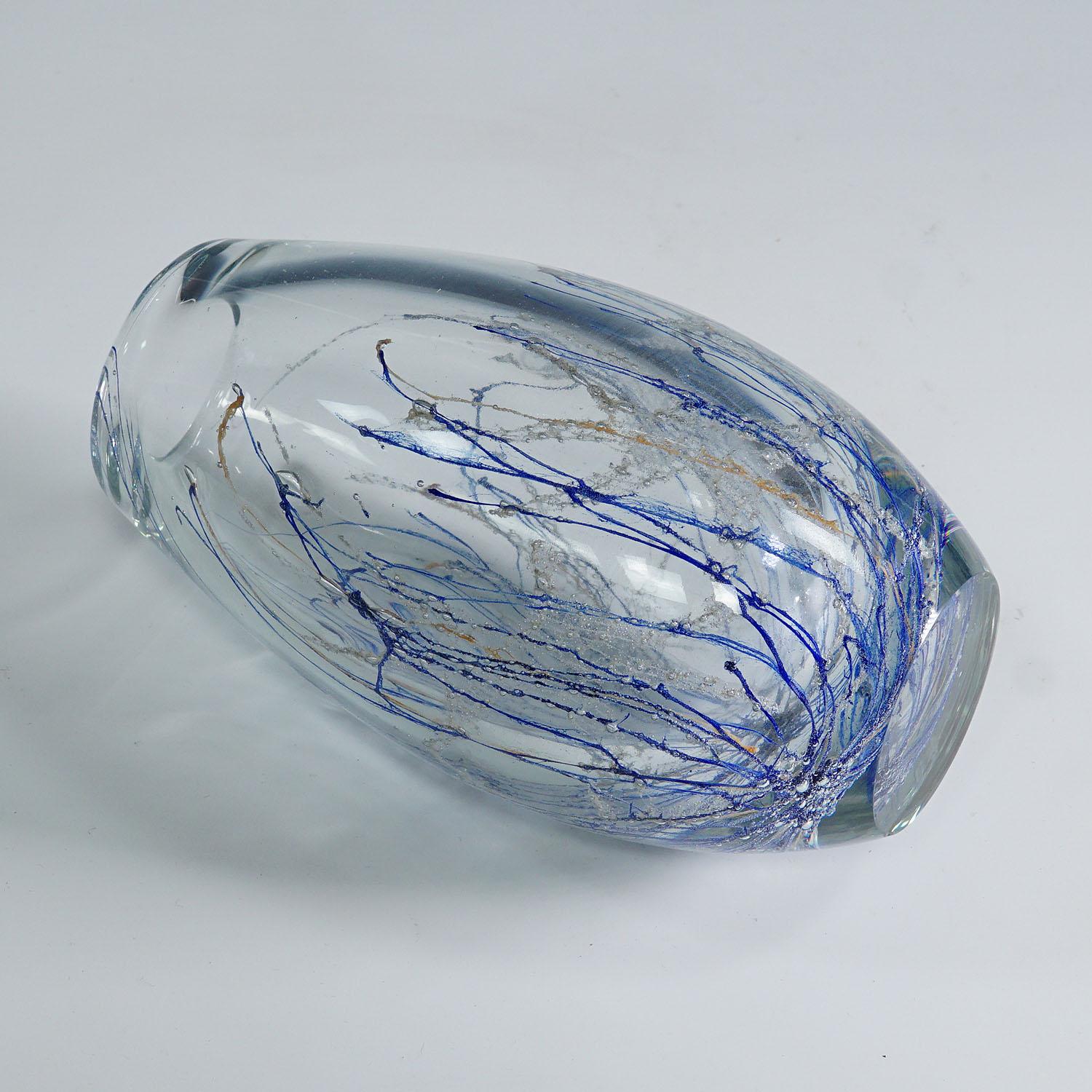 Fin du 20e siècle Vase Sjogras de Goran Stroemgren pour Art Glassworks Urshult Suède en vente