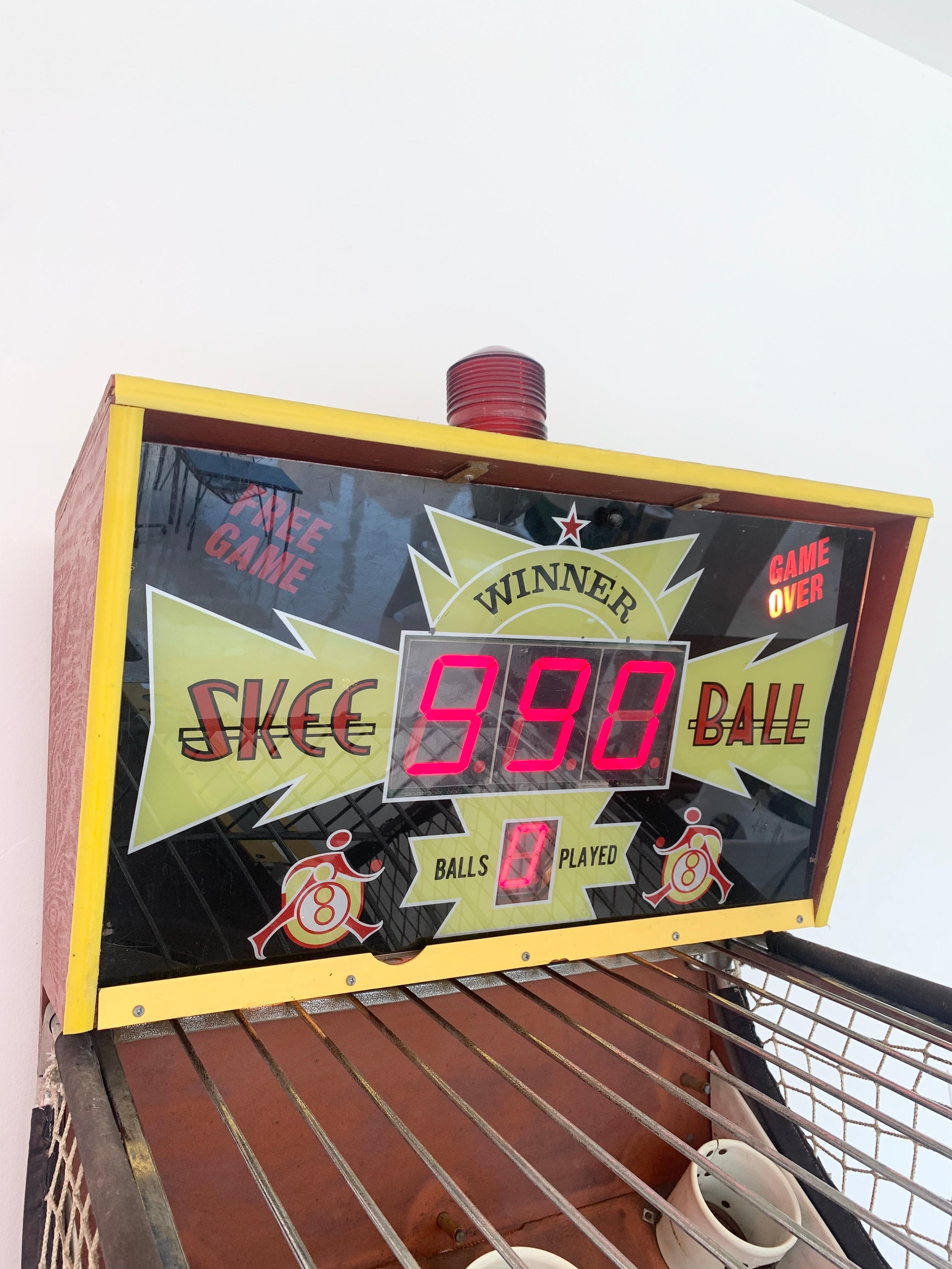 Vintage Skee-Ball Machine In Good Condition In Los Angeles, CA
