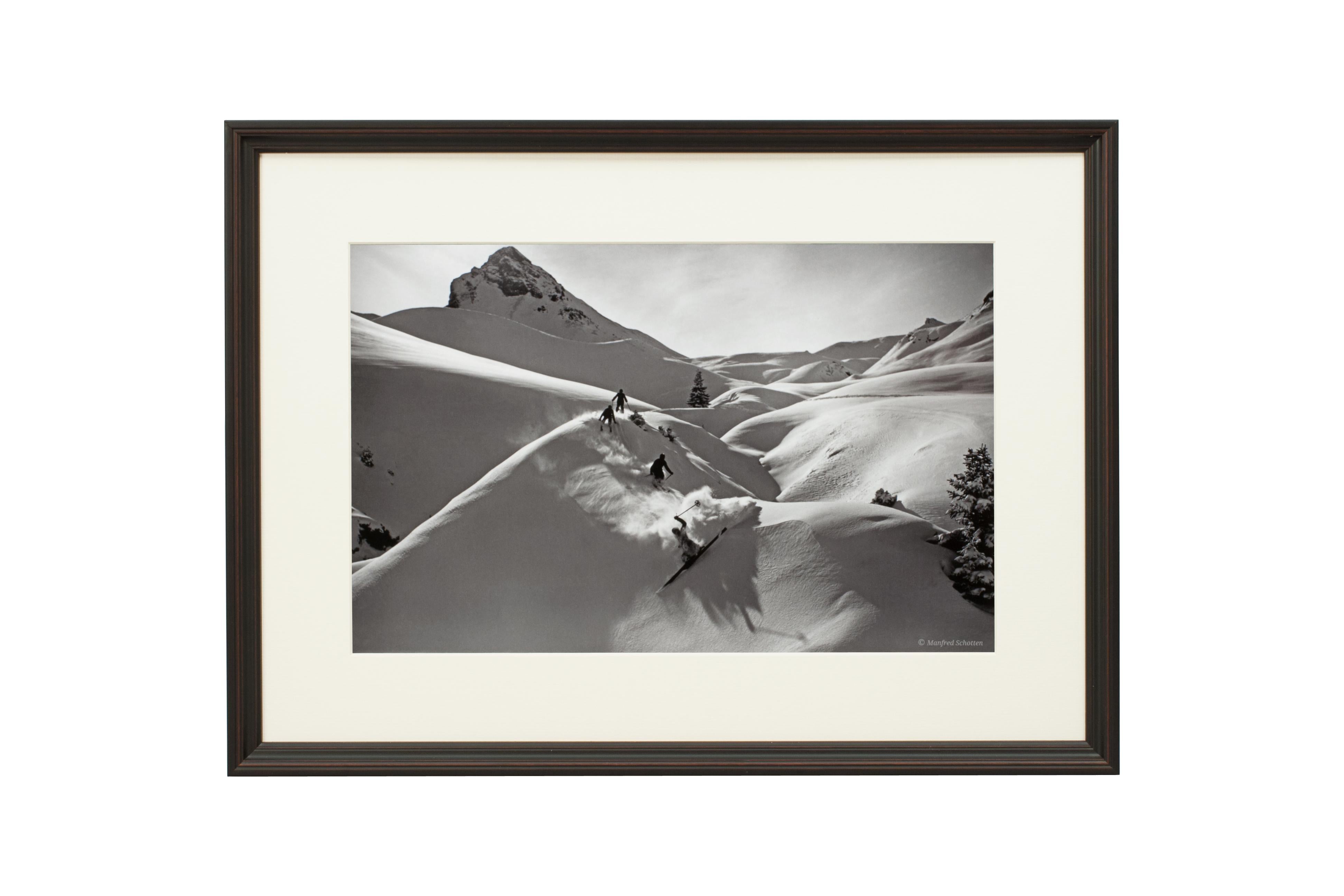 Fotografía de esquí de época, Fotografía antigua de esquí alpino, 'Descenso en la nieve polvo' en venta 3