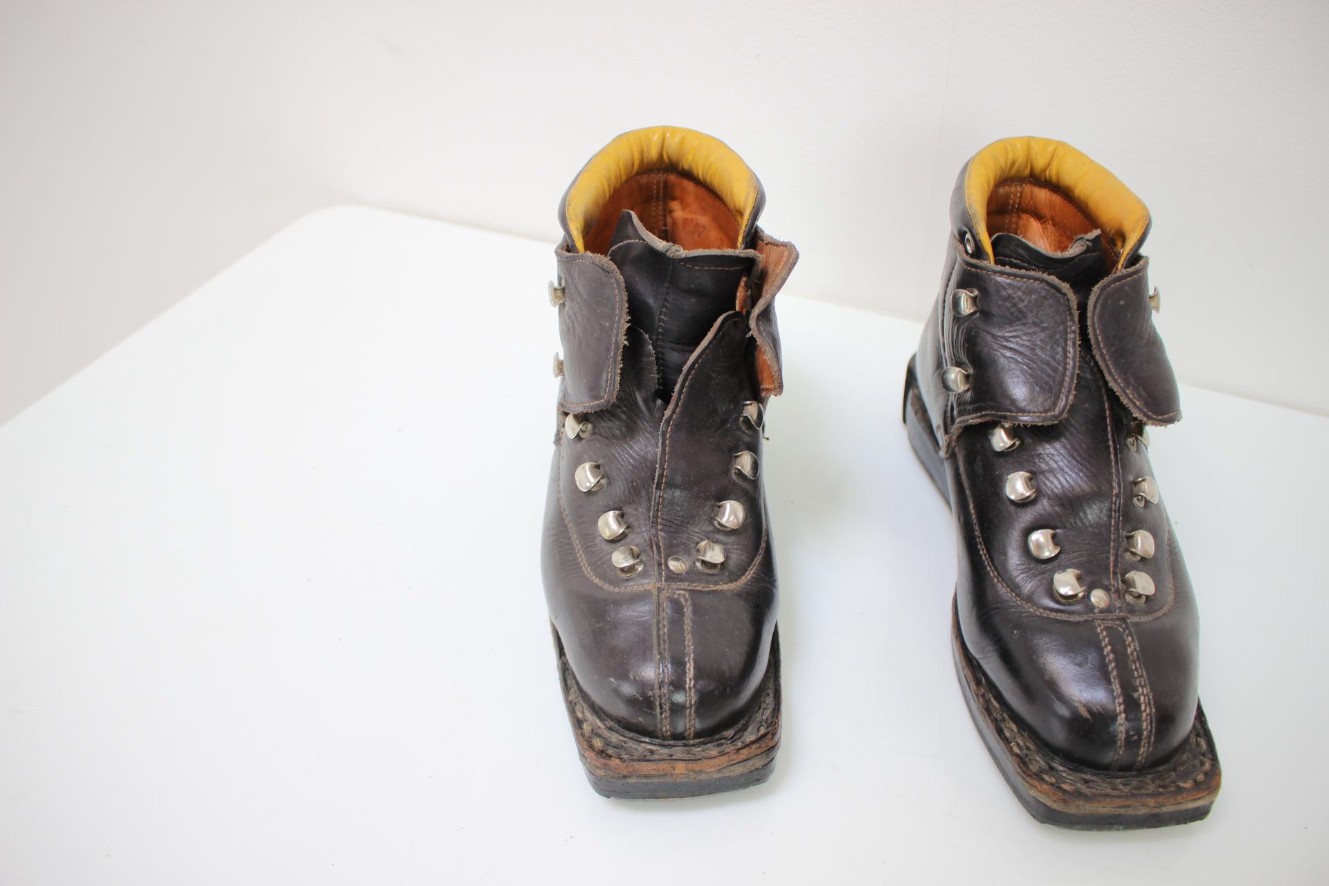 Fine XX secolo Scarponi da sci vintage di Botas, Cecoslovacchia, anni '70 in vendita