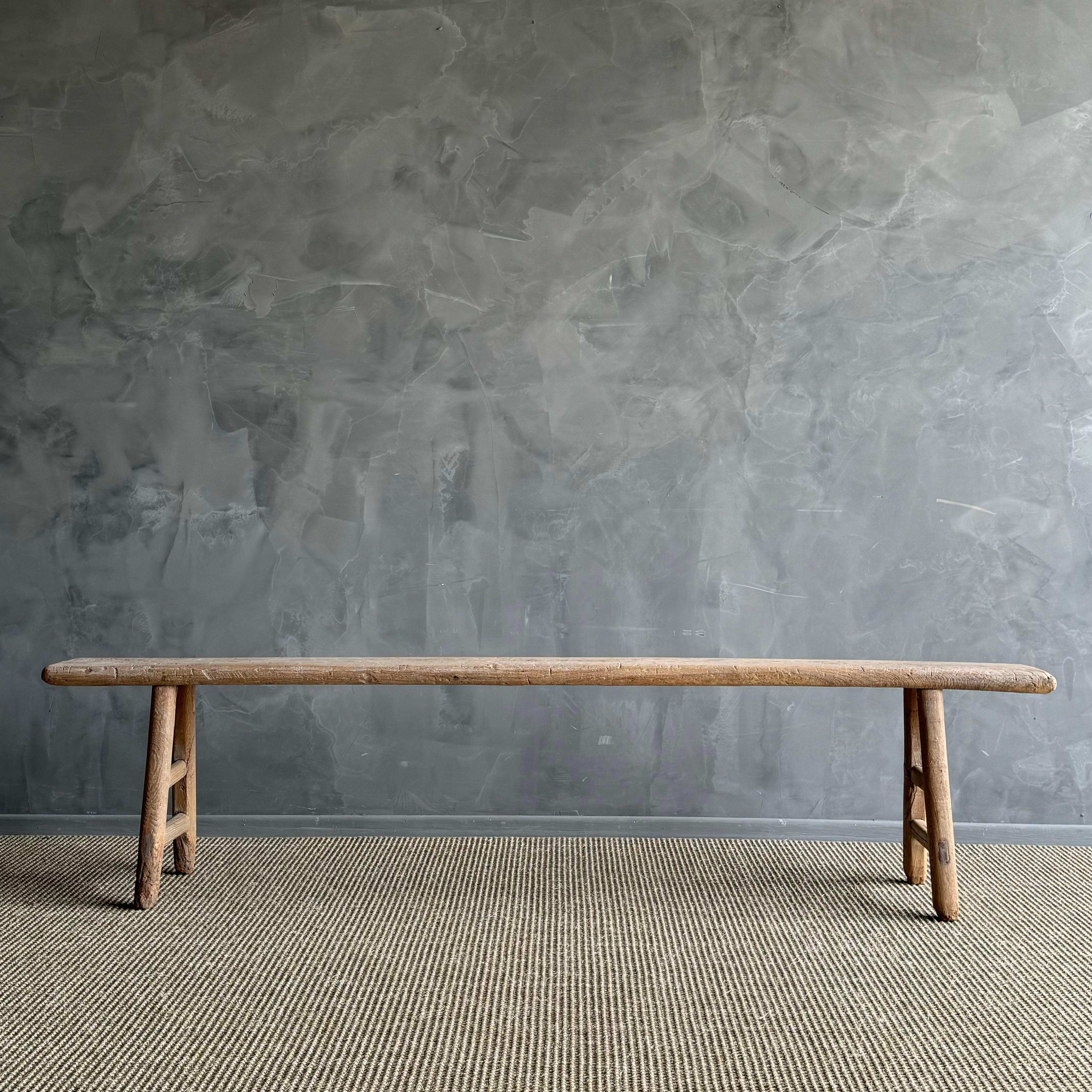 Organique Banc vintage en bois d'orme maigre en vente