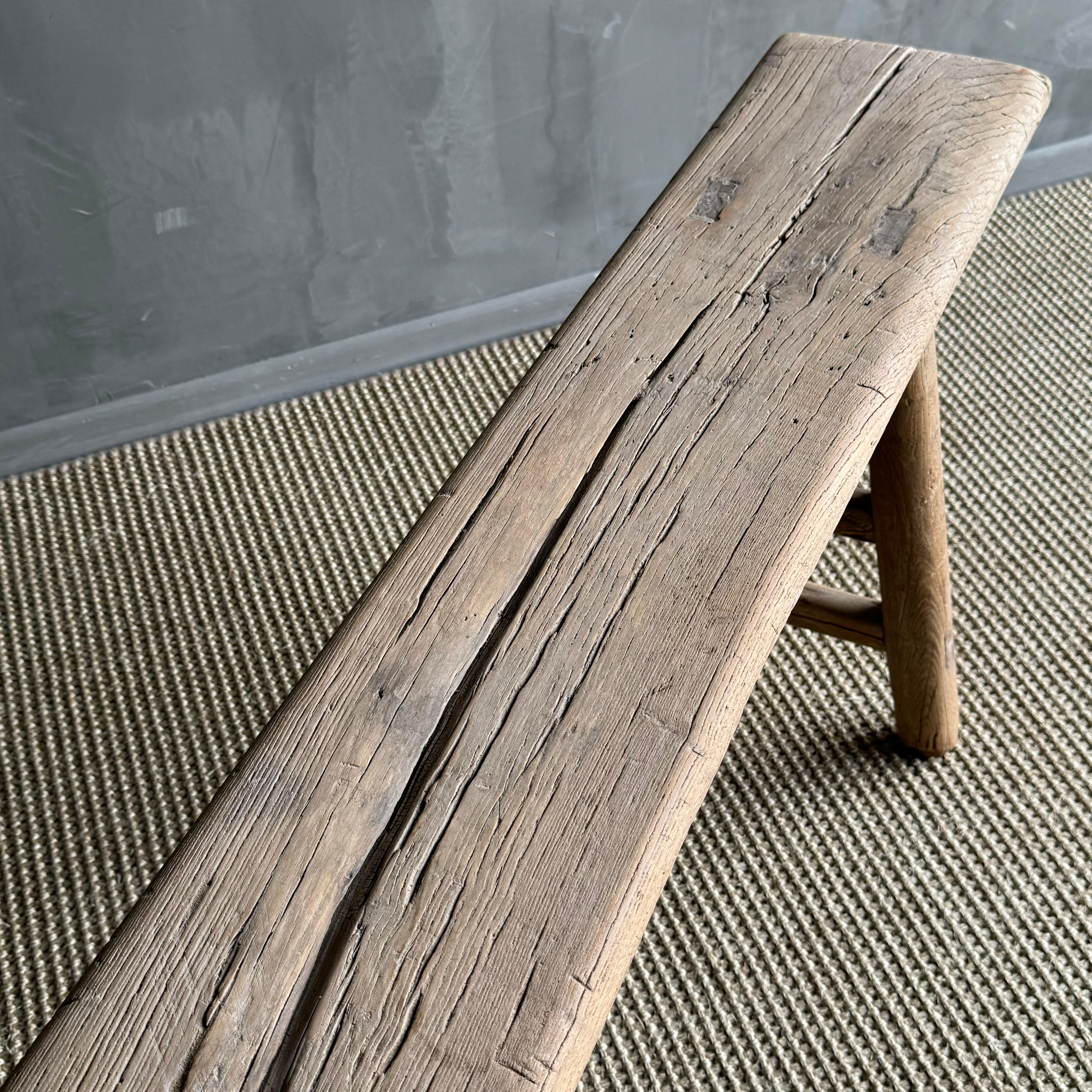 20ième siècle Banc vintage en bois d'orme maigre en vente