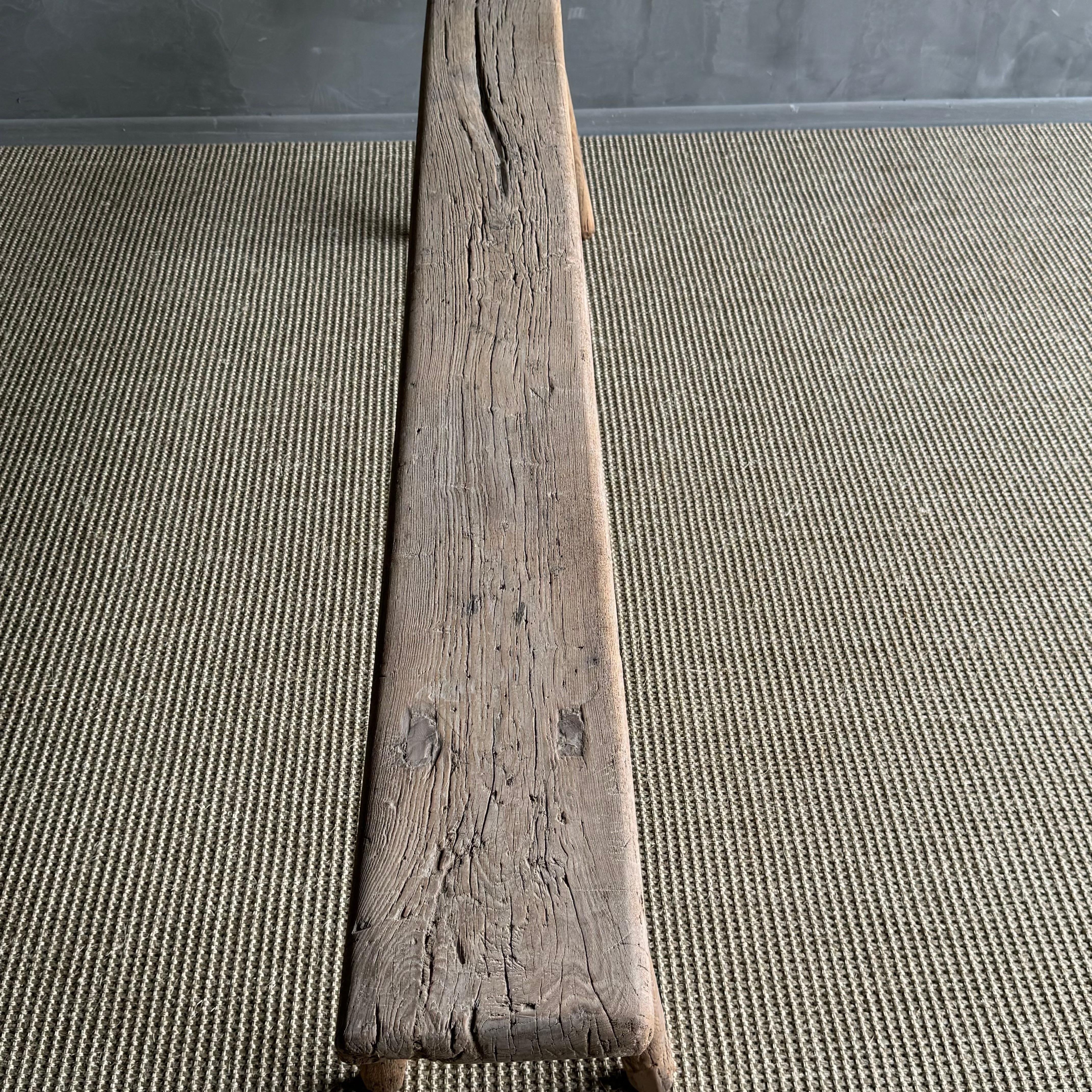 Banc vintage en bois d'orme maigre en vente 1
