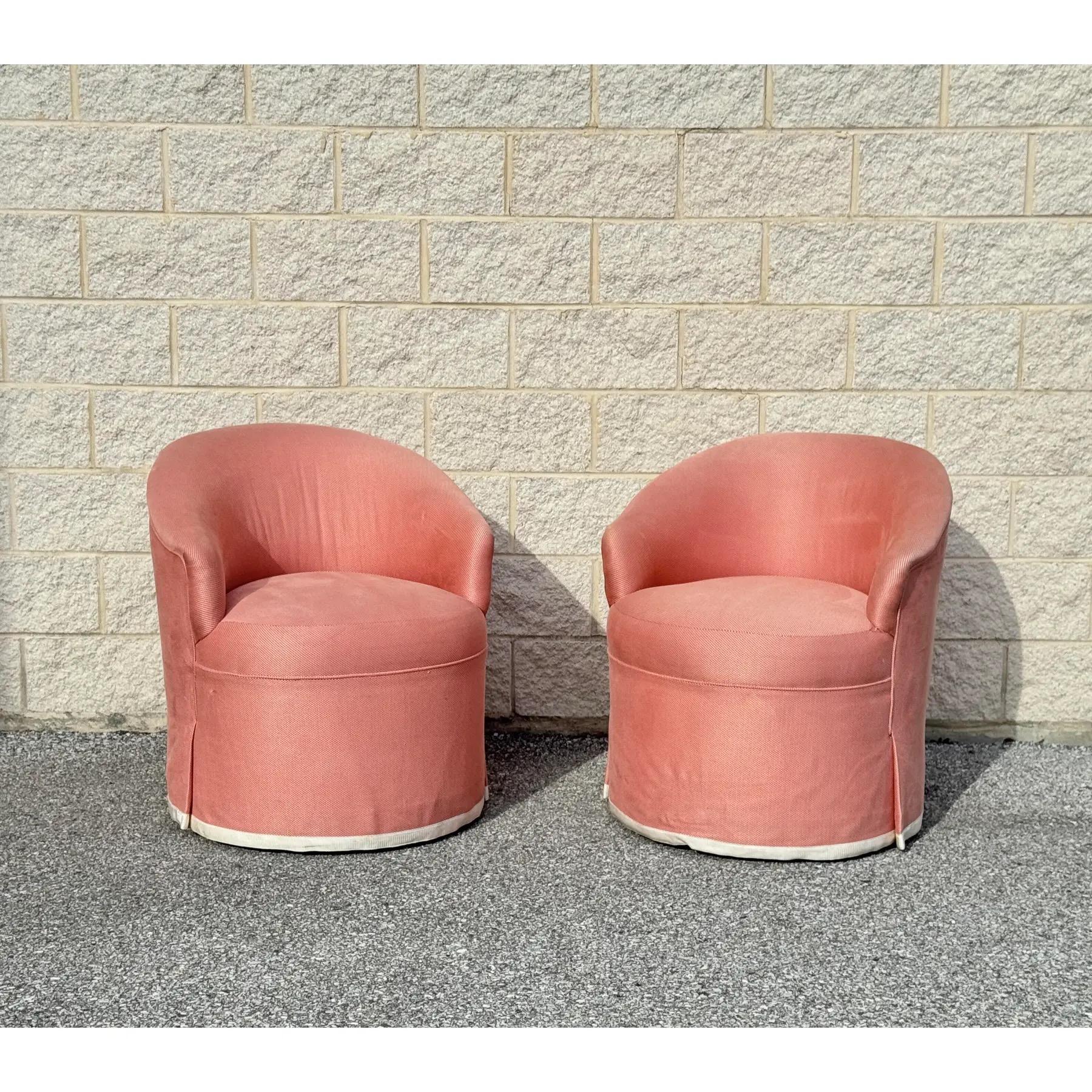 Sedie girevoli con gonna su ruote vintage con tappezzeria rosa In condizioni buone in vendita a Elkton, MD