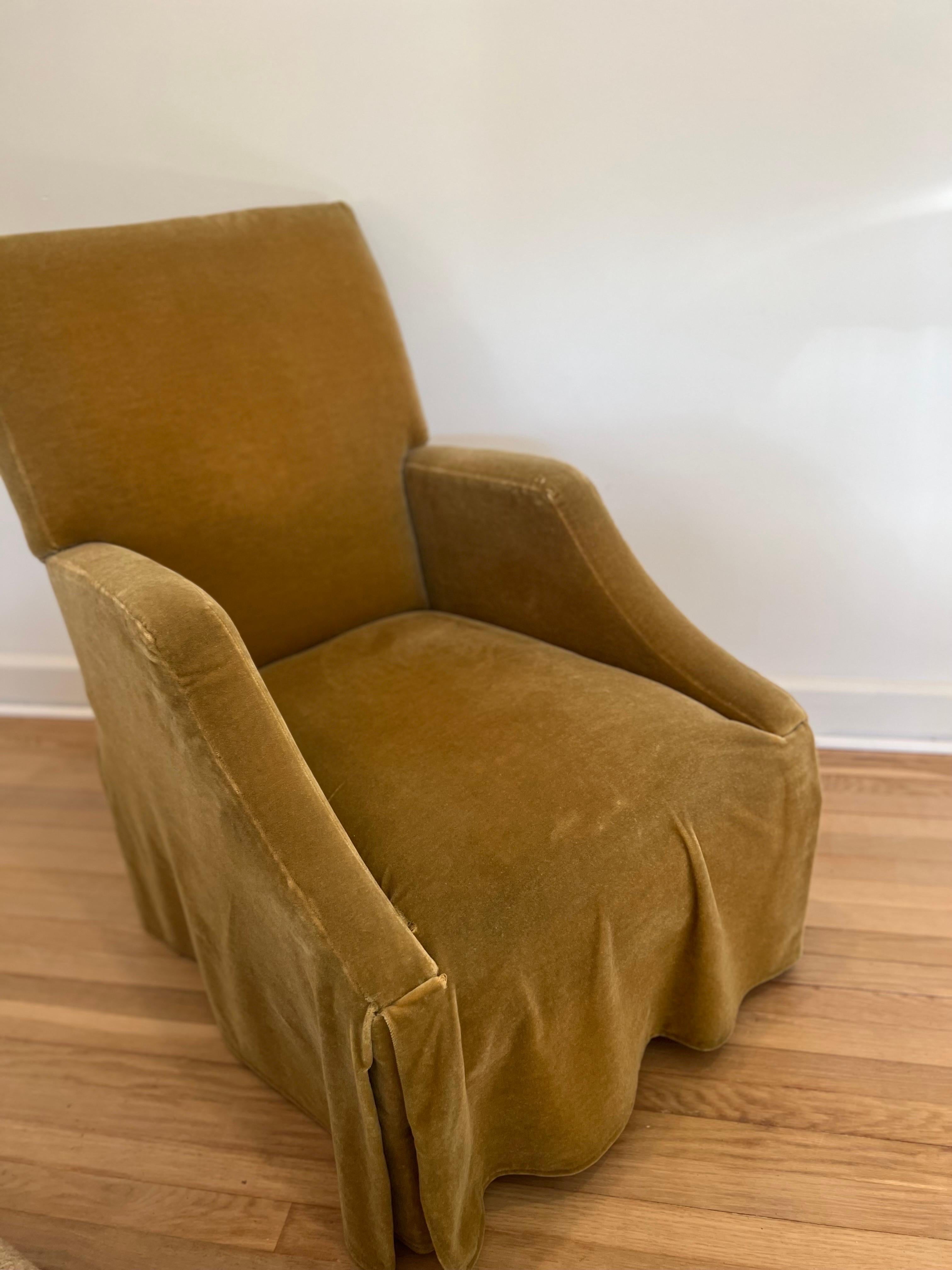 Vintage Skirted Whiskey Mohair Grand Lounger Armchair by Lee Industries For Sale 5