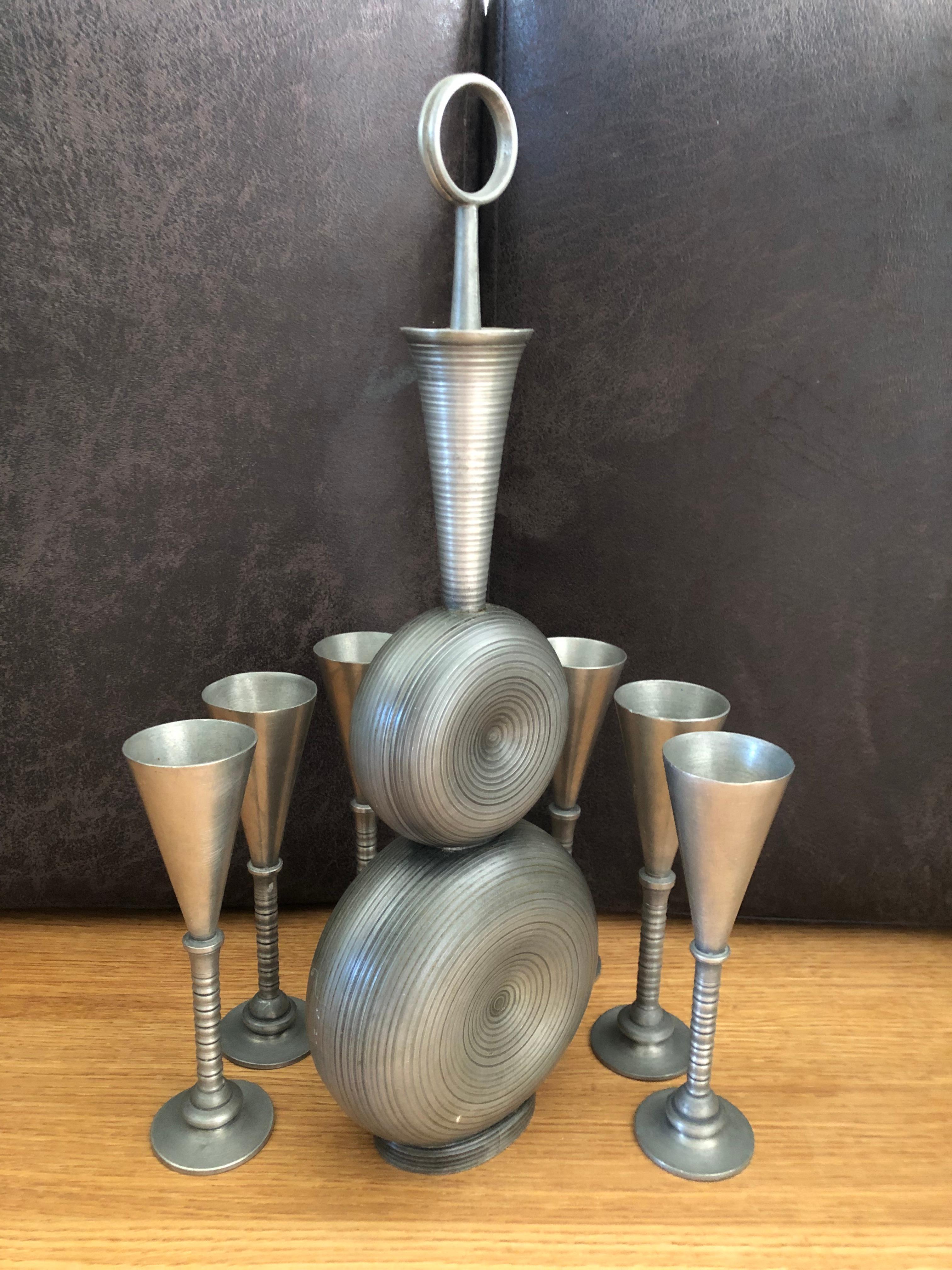 Norwegian Vintage Skulptural Pewter Decanter with 6 Shots by Gunnar Hawstad Norway 1950s For Sale